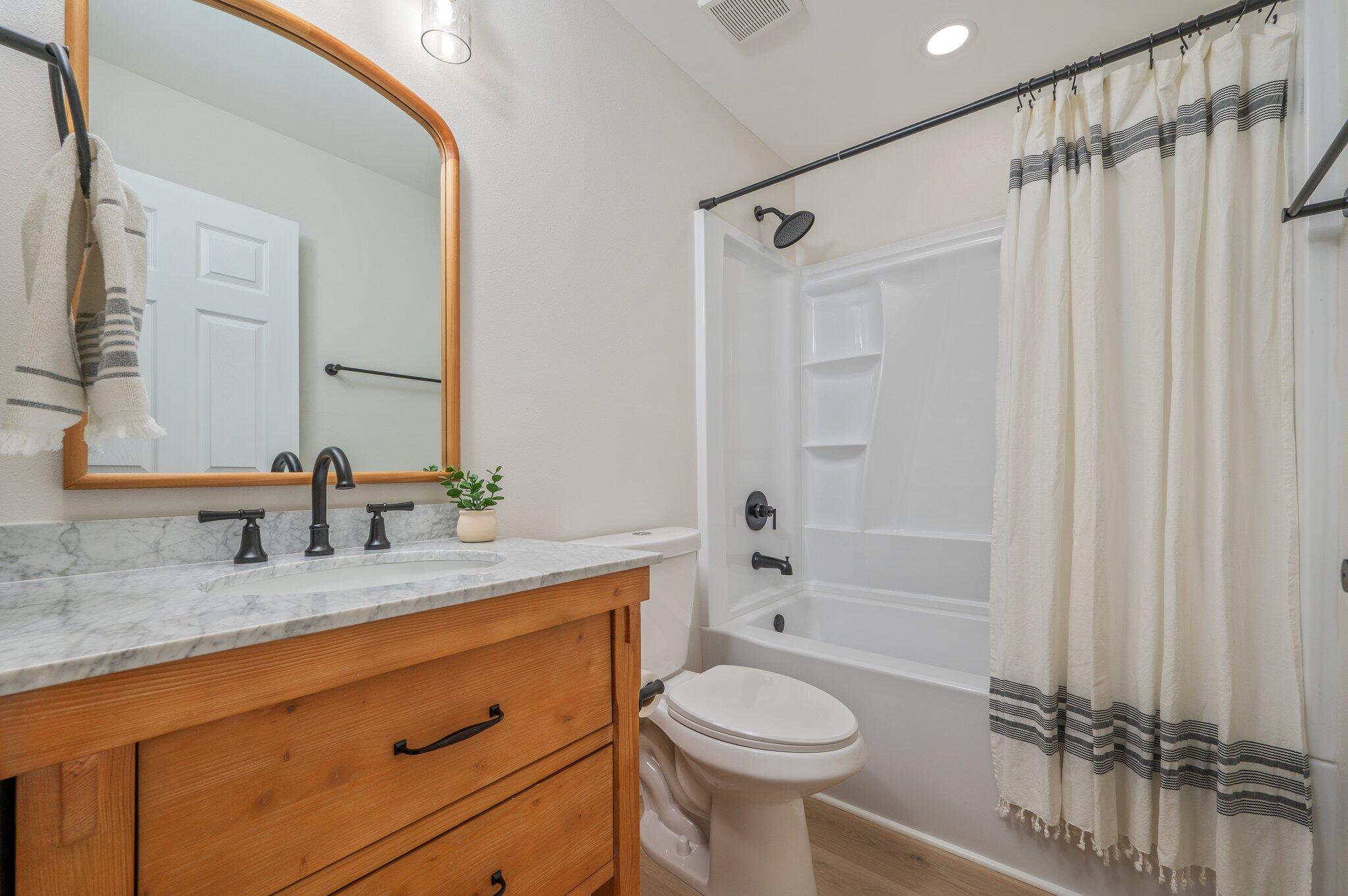 EMERALD ESTATES - Residential