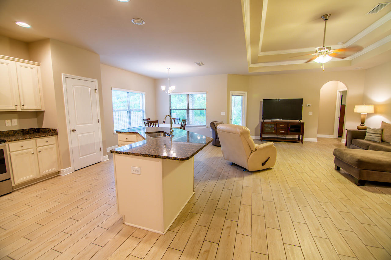 HAMMOCK BAY - Residential