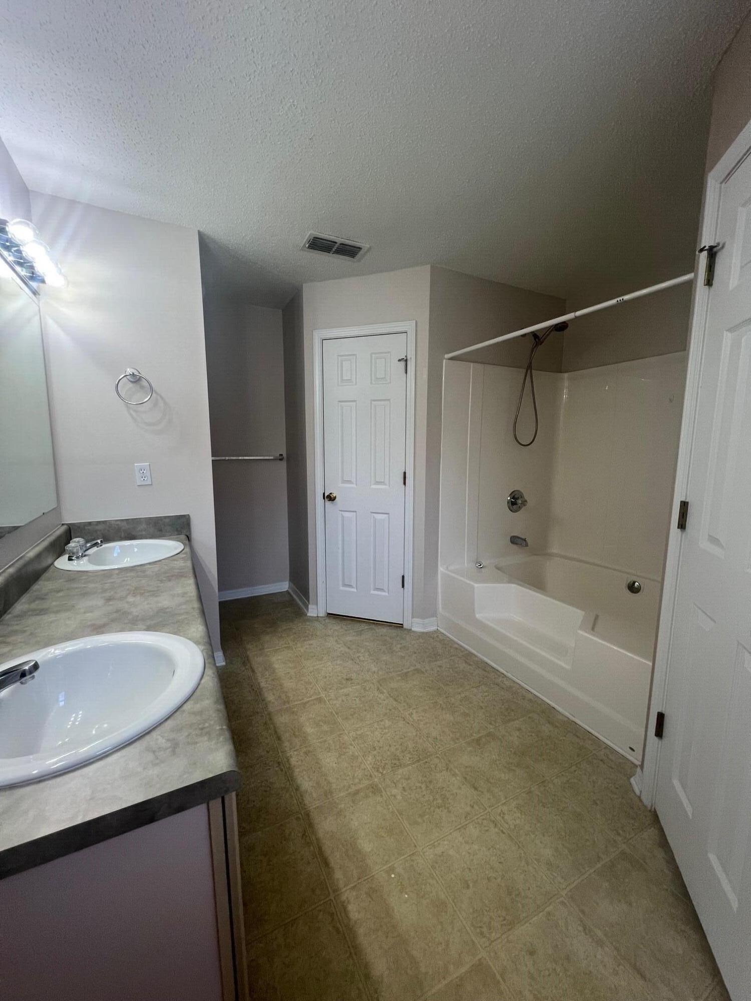 REDSTONE ESTATES - Residential Lease