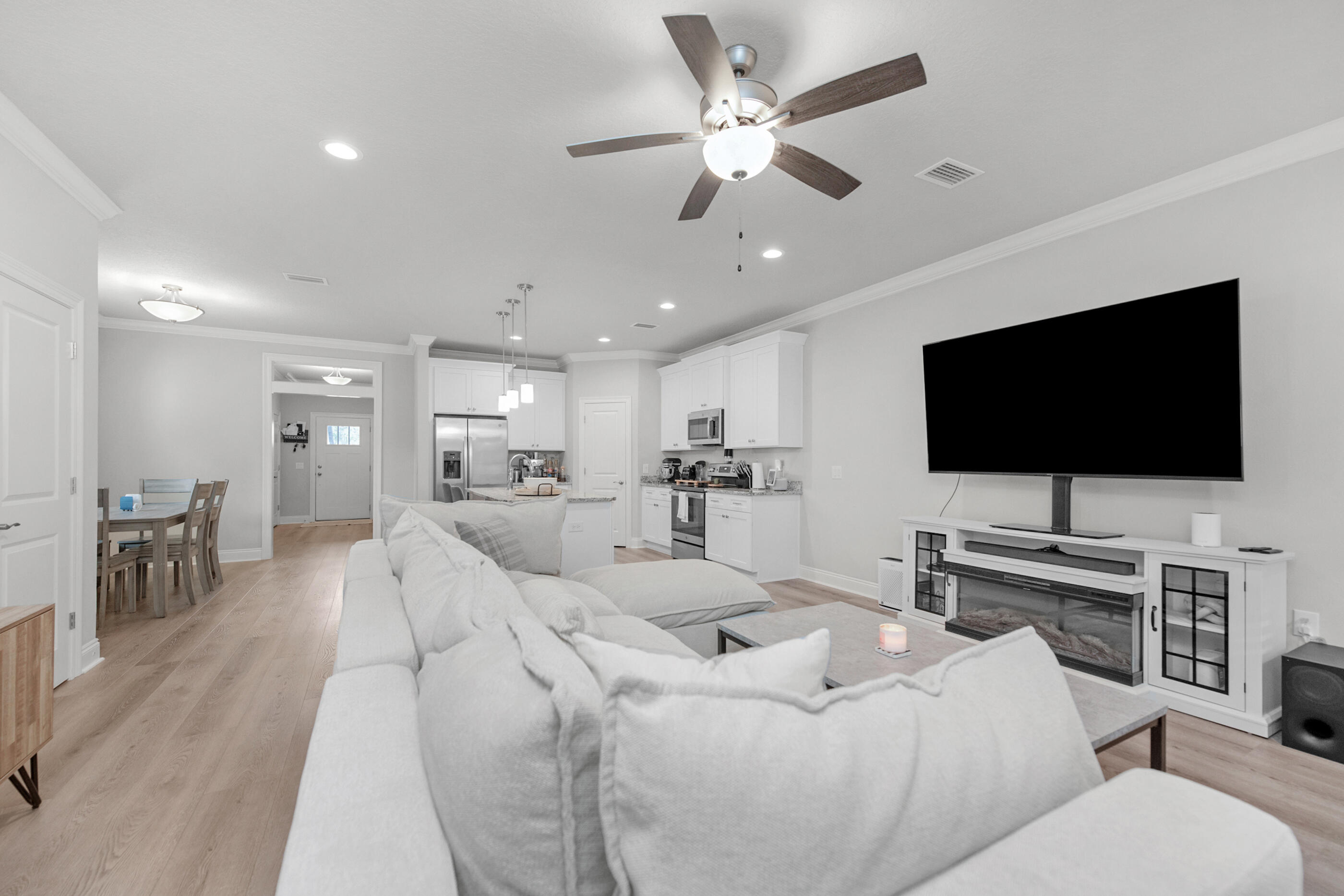 CRESCENT SHORES - Residential