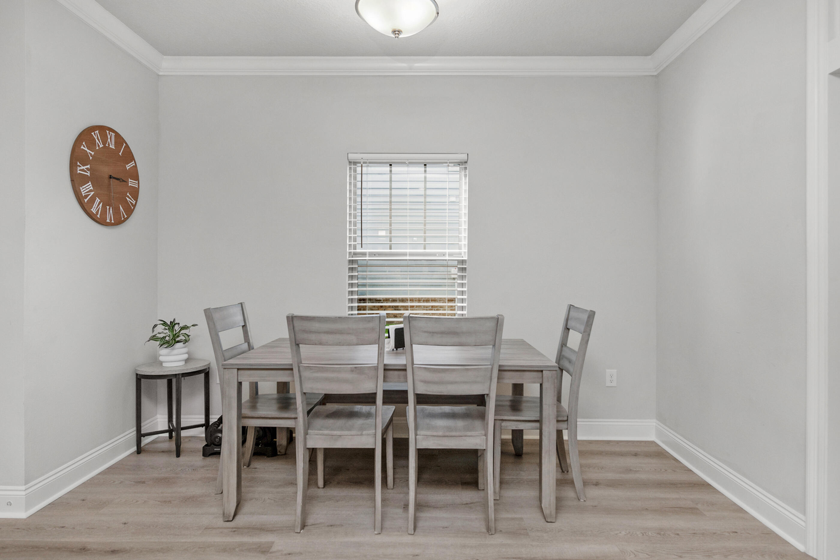 CRESCENT SHORES - Residential