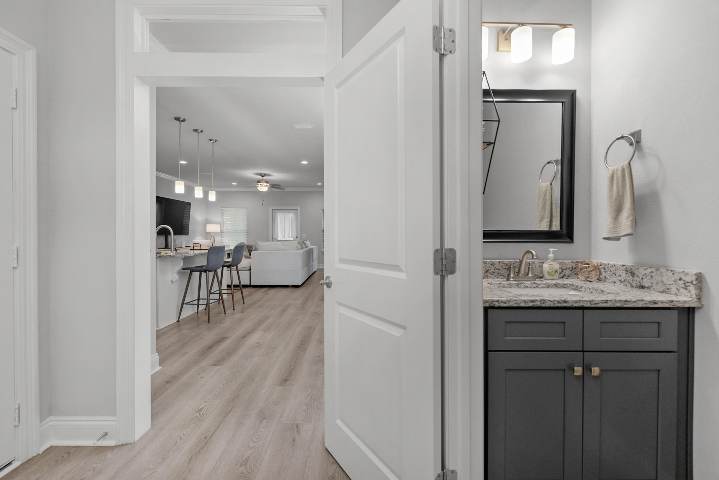 CRESCENT SHORES - Residential