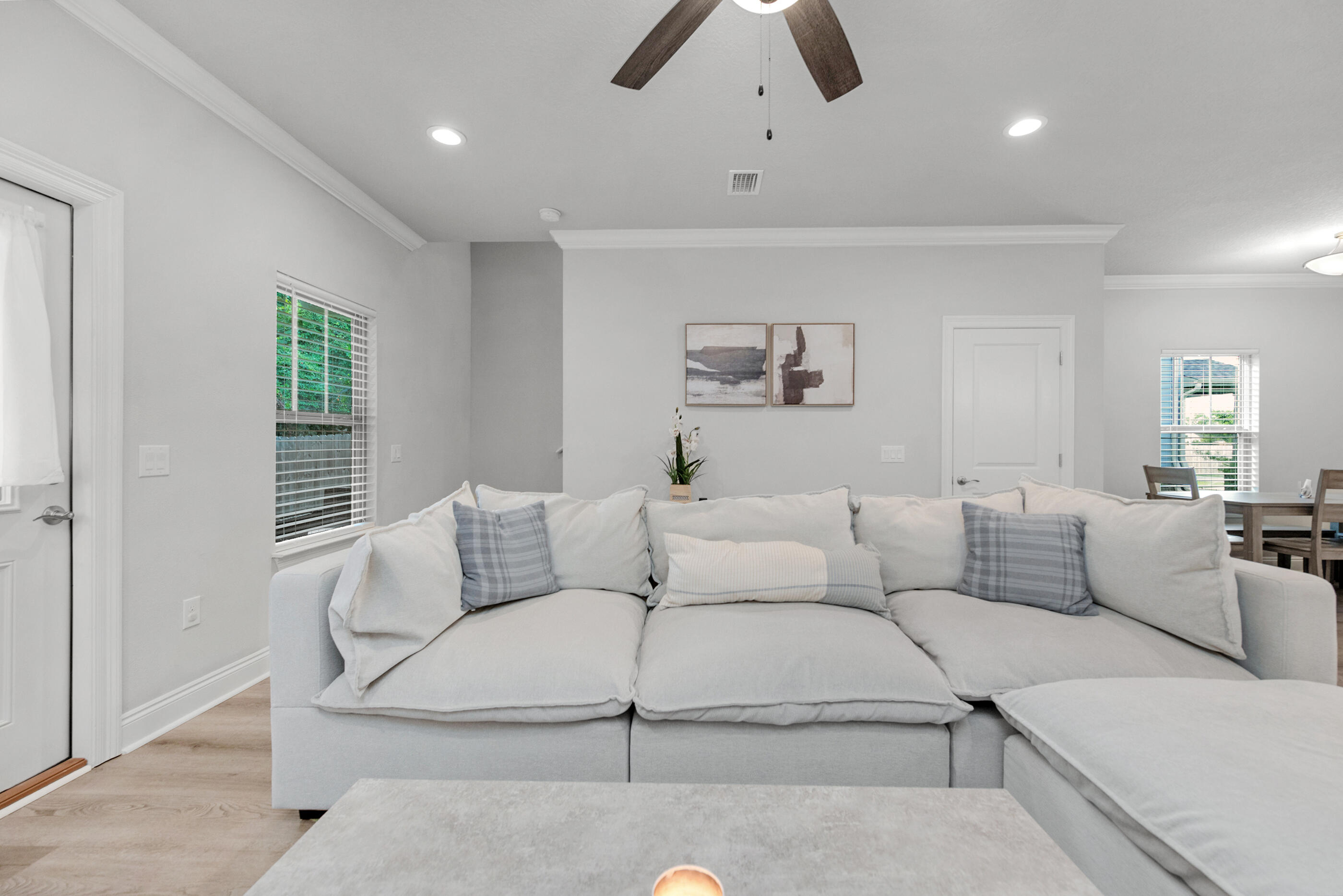 CRESCENT SHORES - Residential