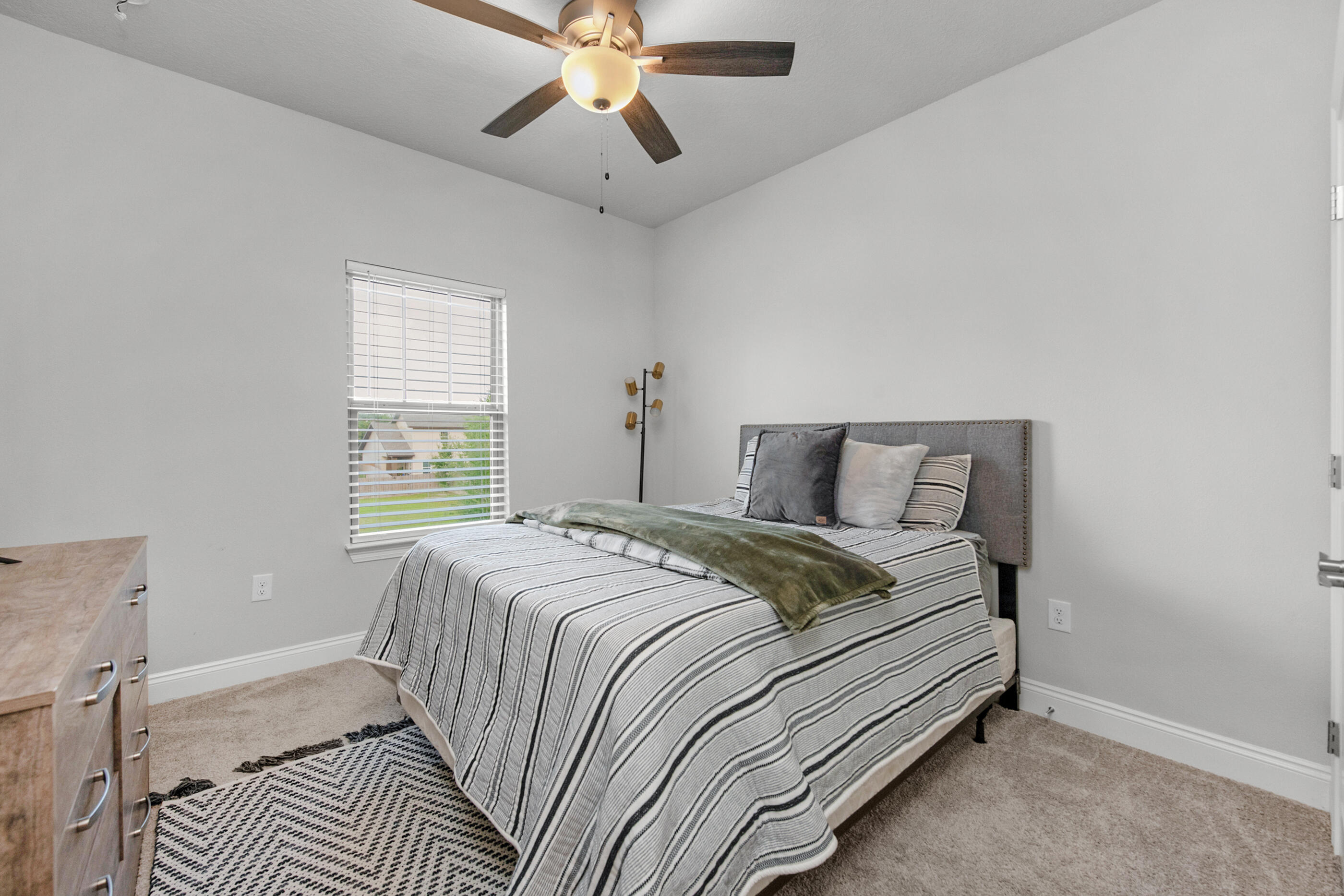 CRESCENT SHORES - Residential
