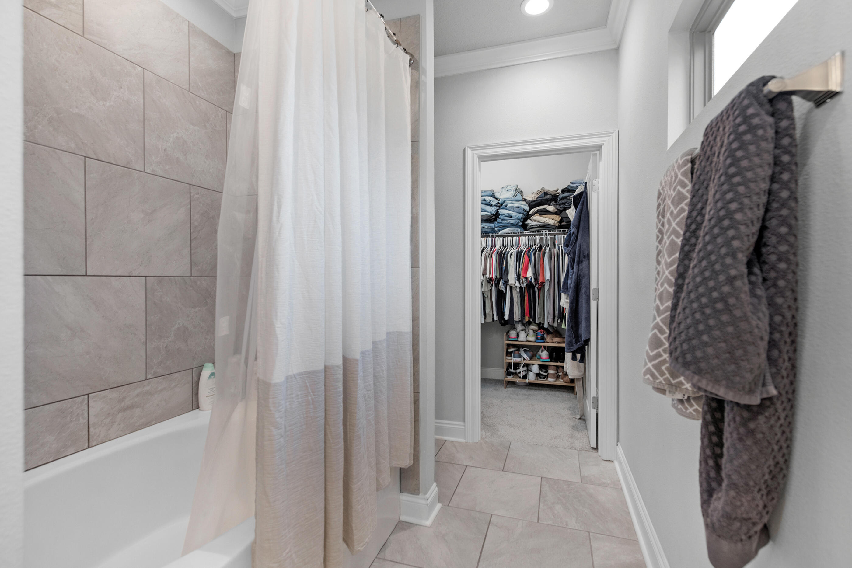CRESCENT SHORES - Residential