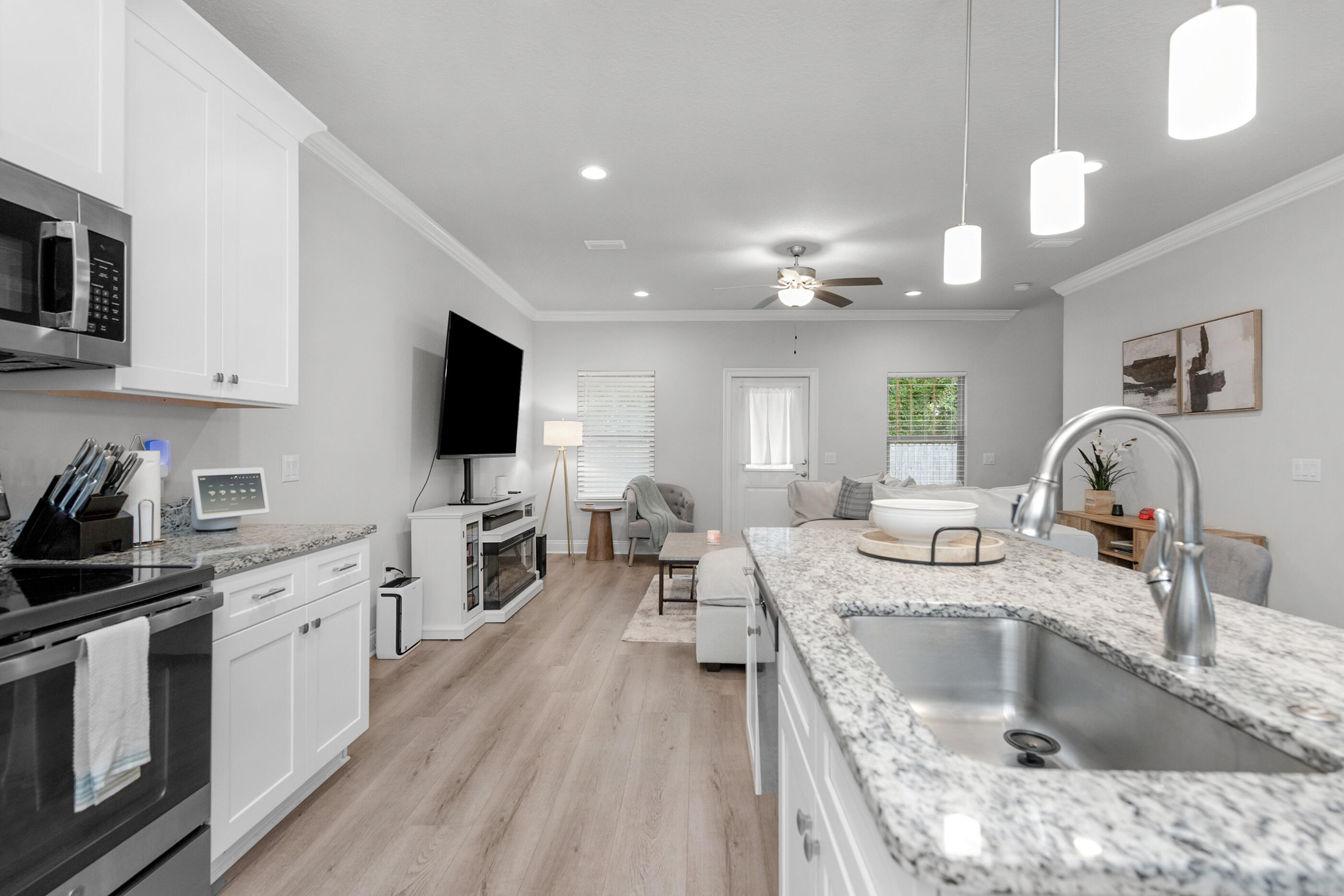 CRESCENT SHORES - Residential