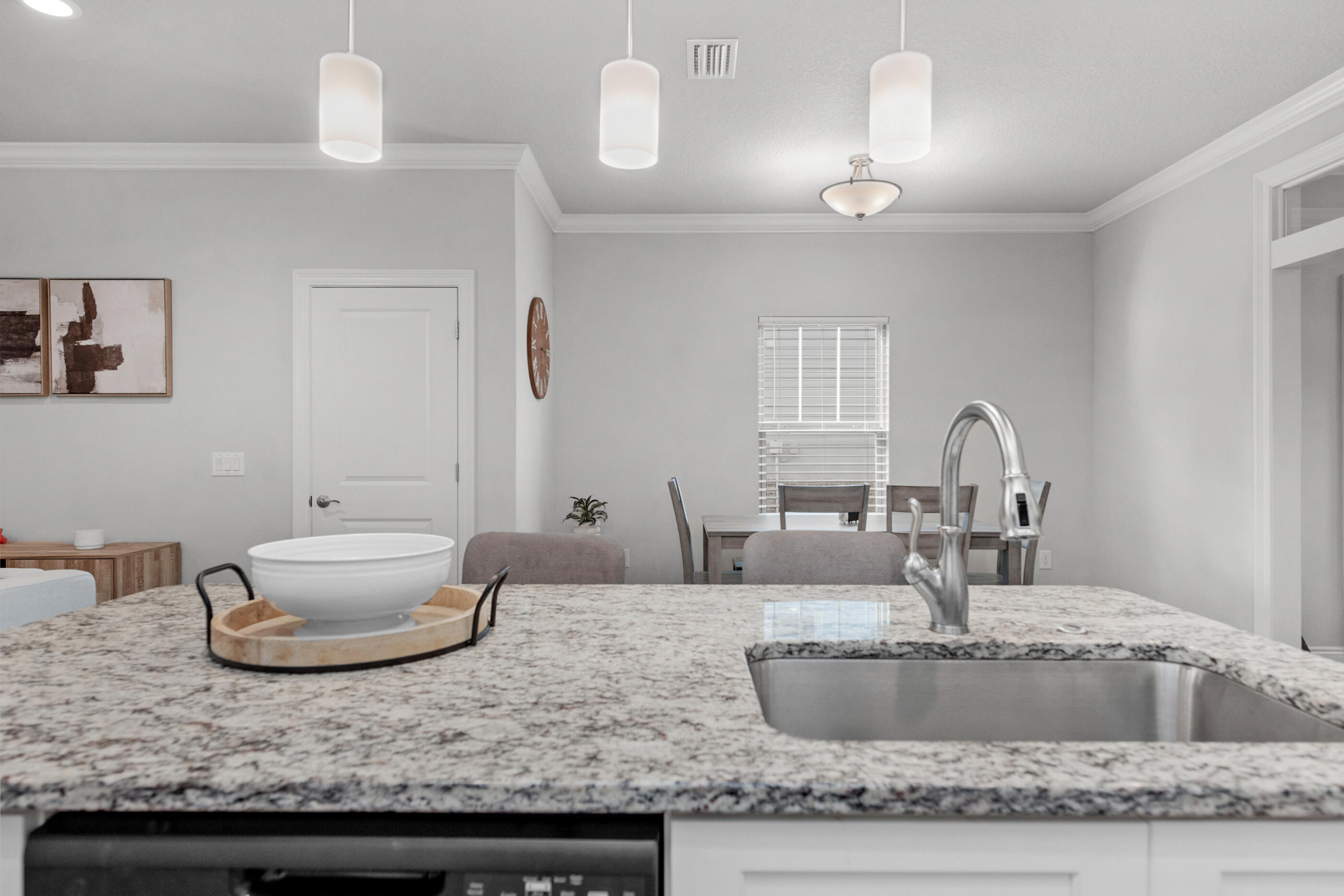CRESCENT SHORES - Residential