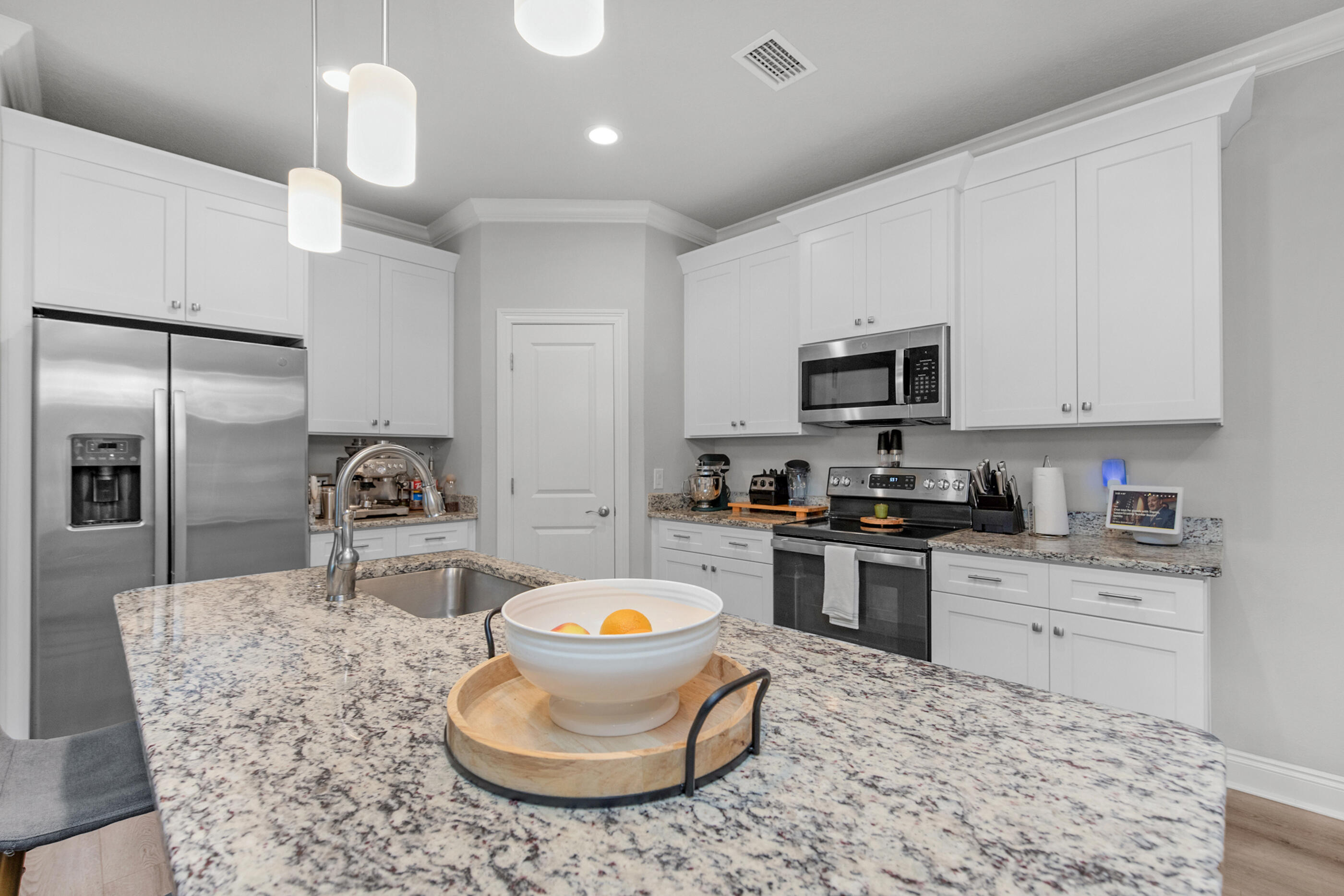 CRESCENT SHORES - Residential