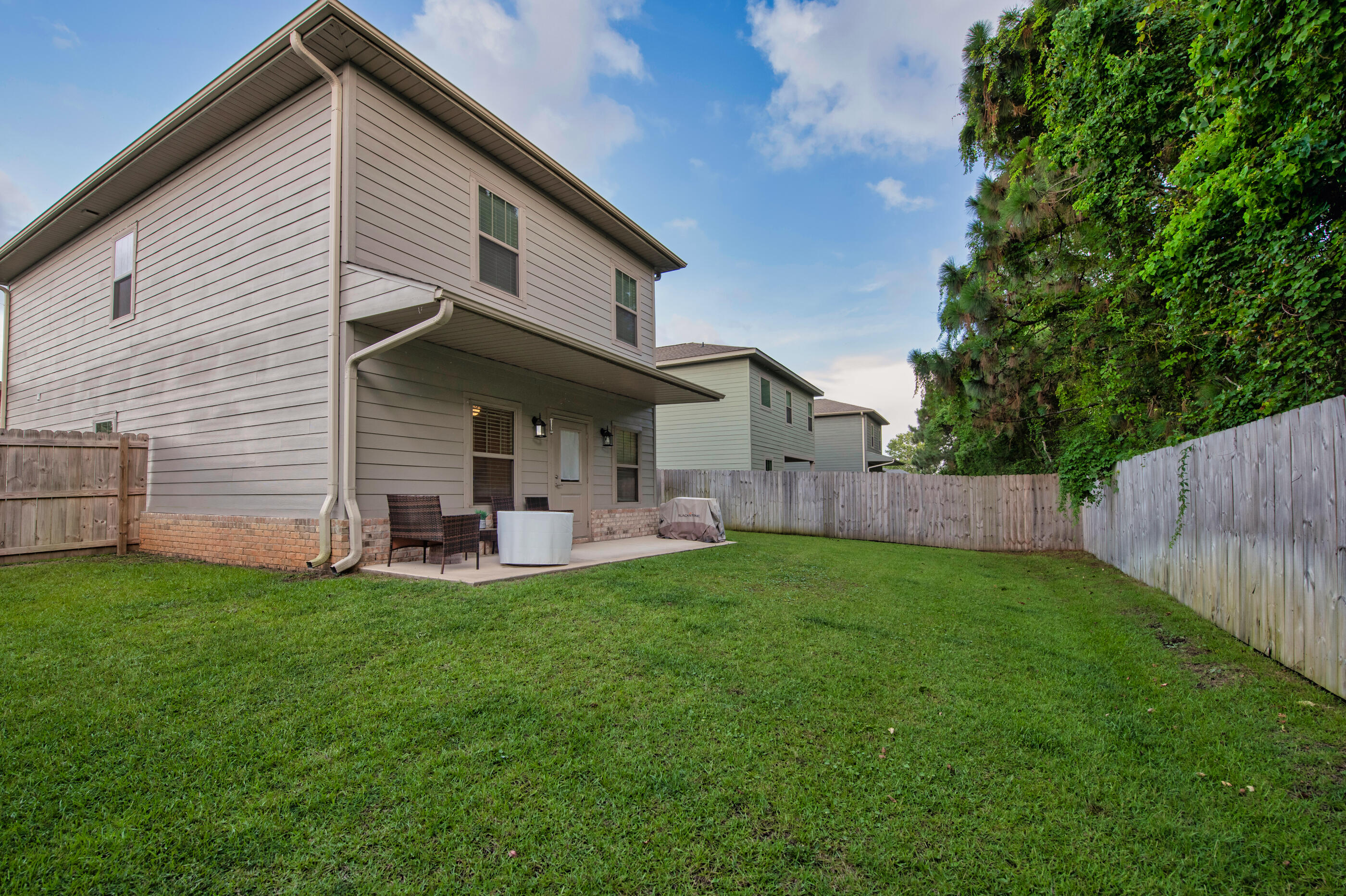 CRESCENT SHORES - Residential
