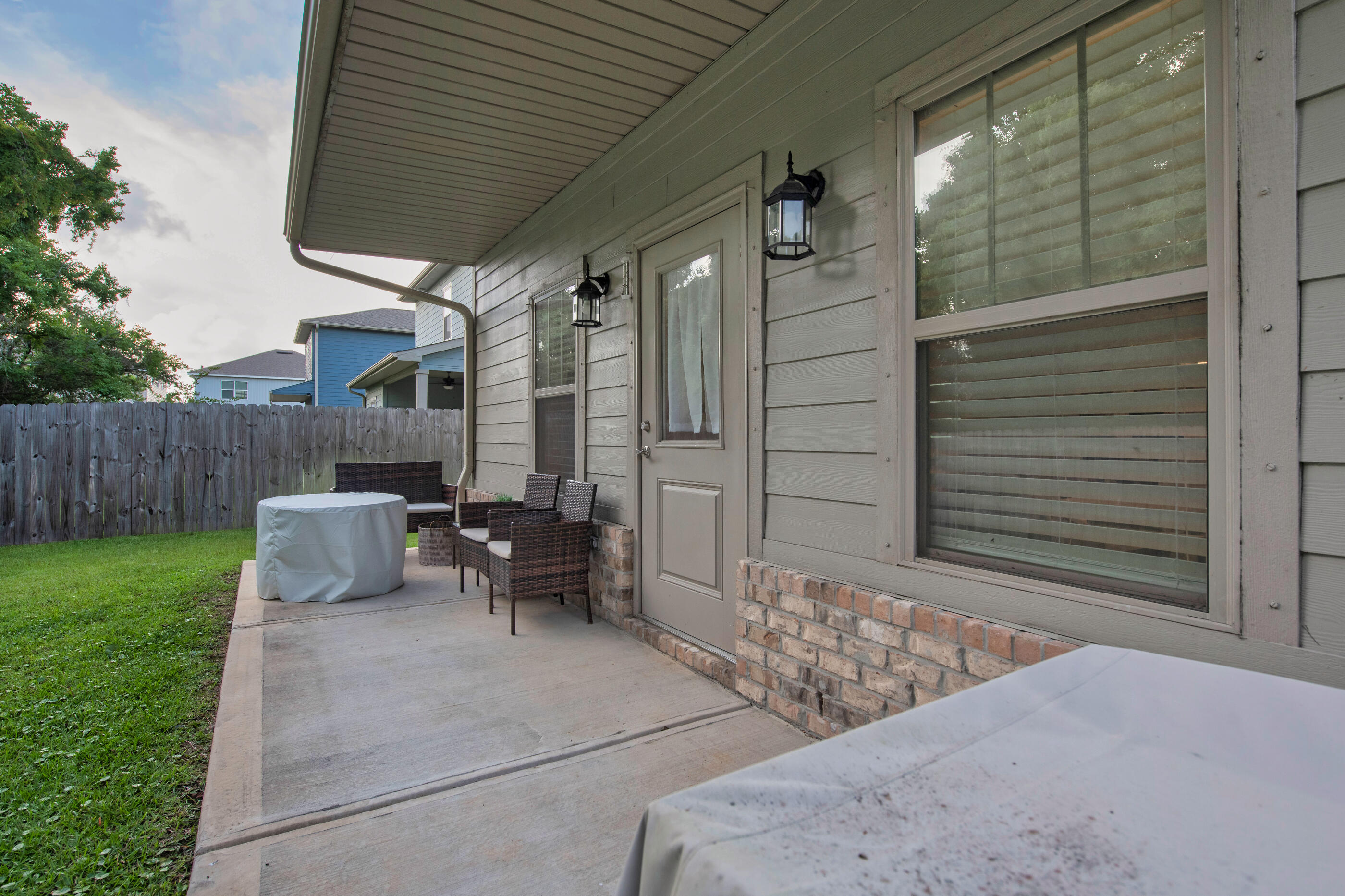 CRESCENT SHORES - Residential