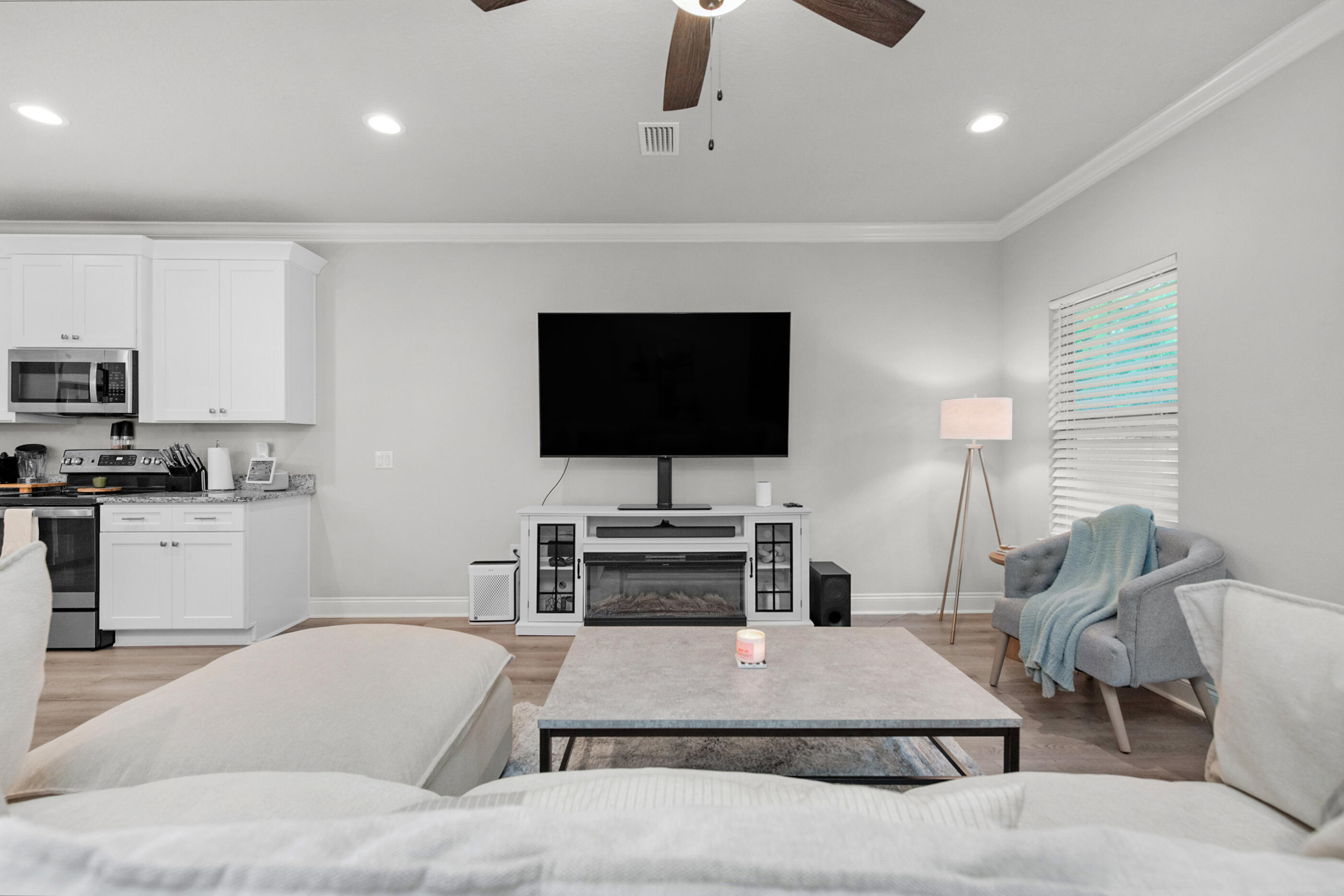 CRESCENT SHORES - Residential