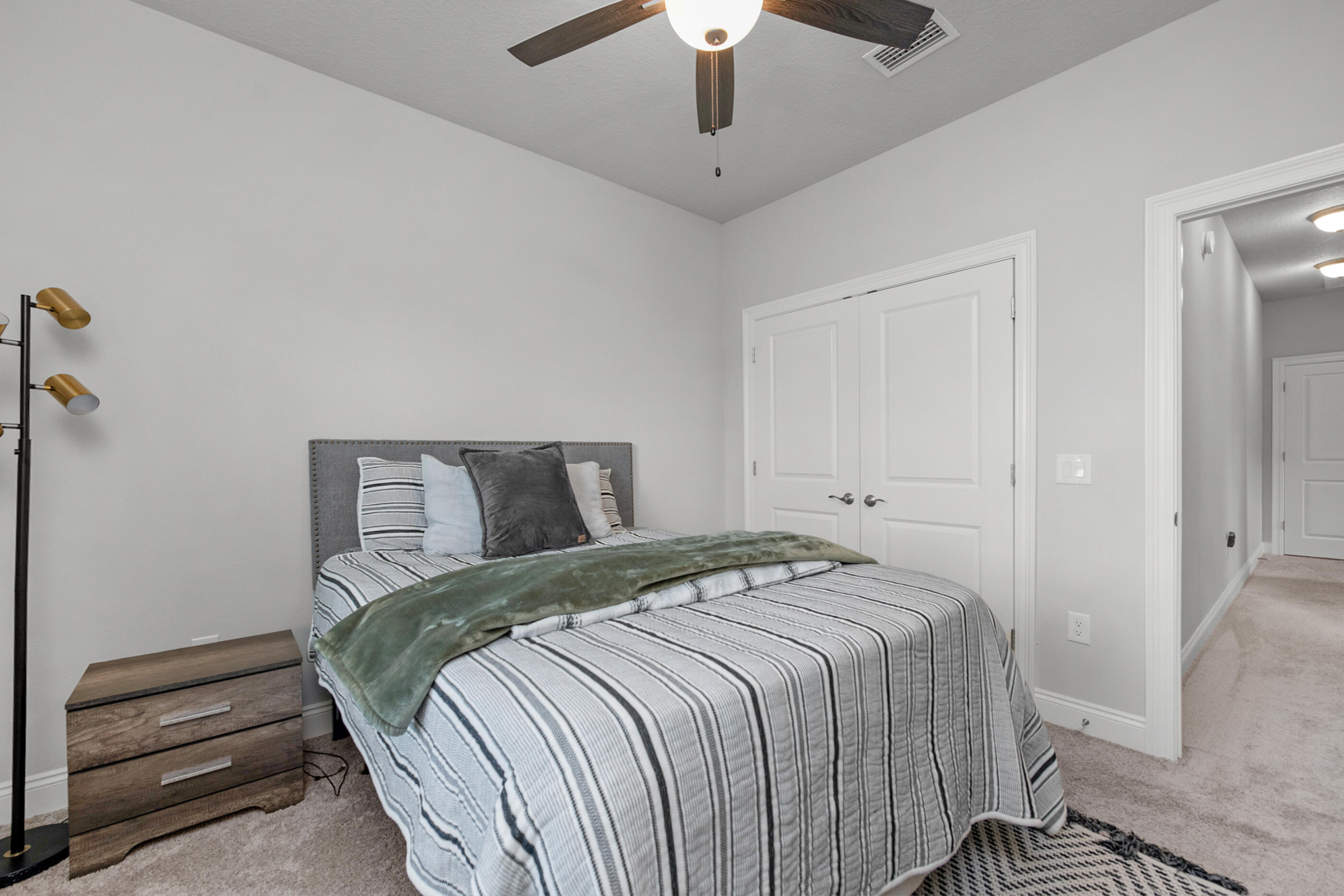 CRESCENT SHORES - Residential