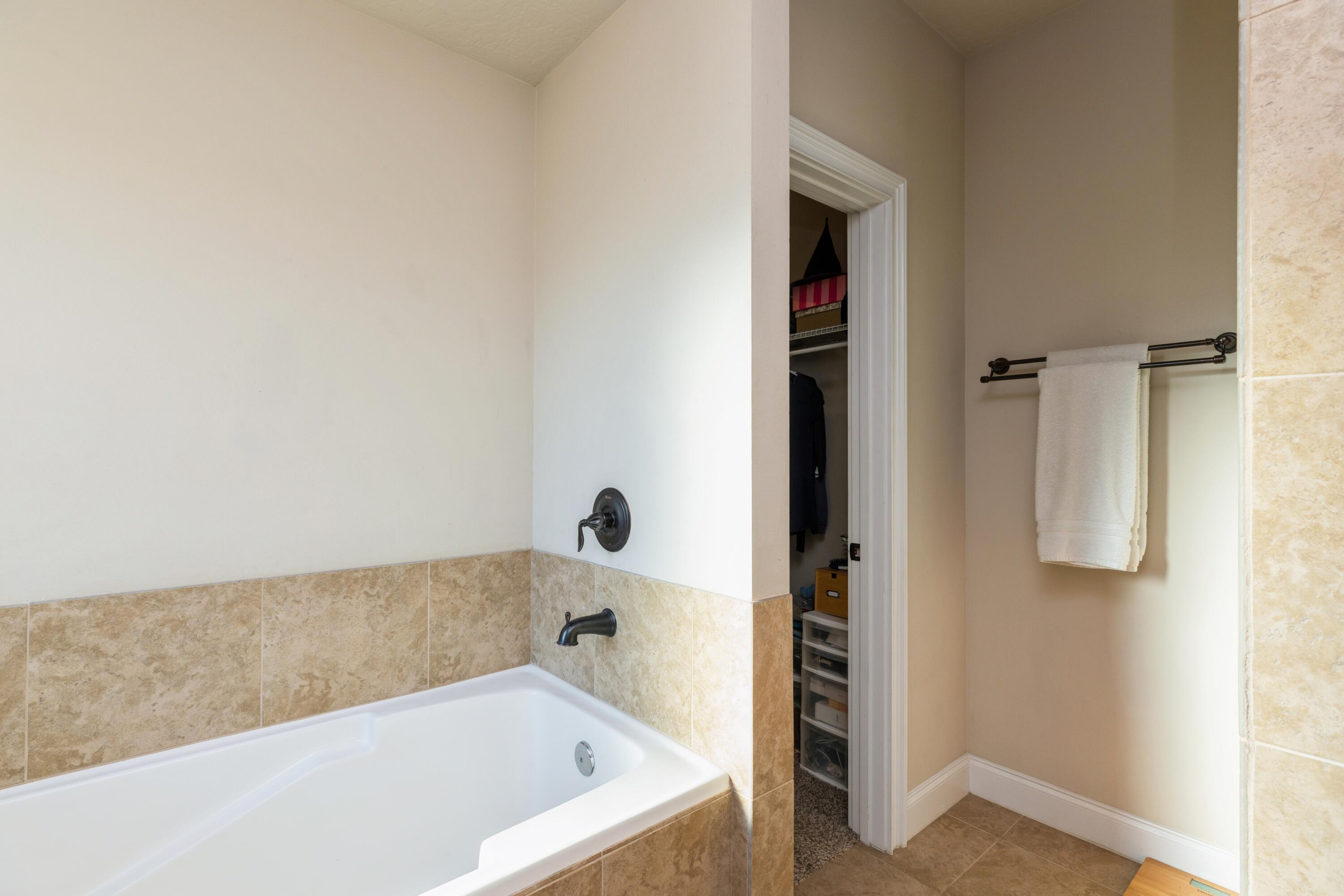 KAITLYNS PRESERVE - Residential