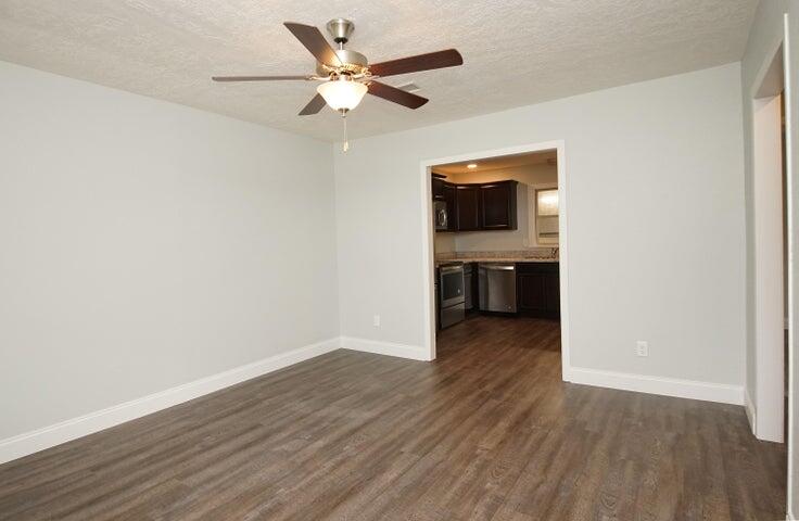 ROSEMONT S/D LOT 6 BLK F - Residential Lease
