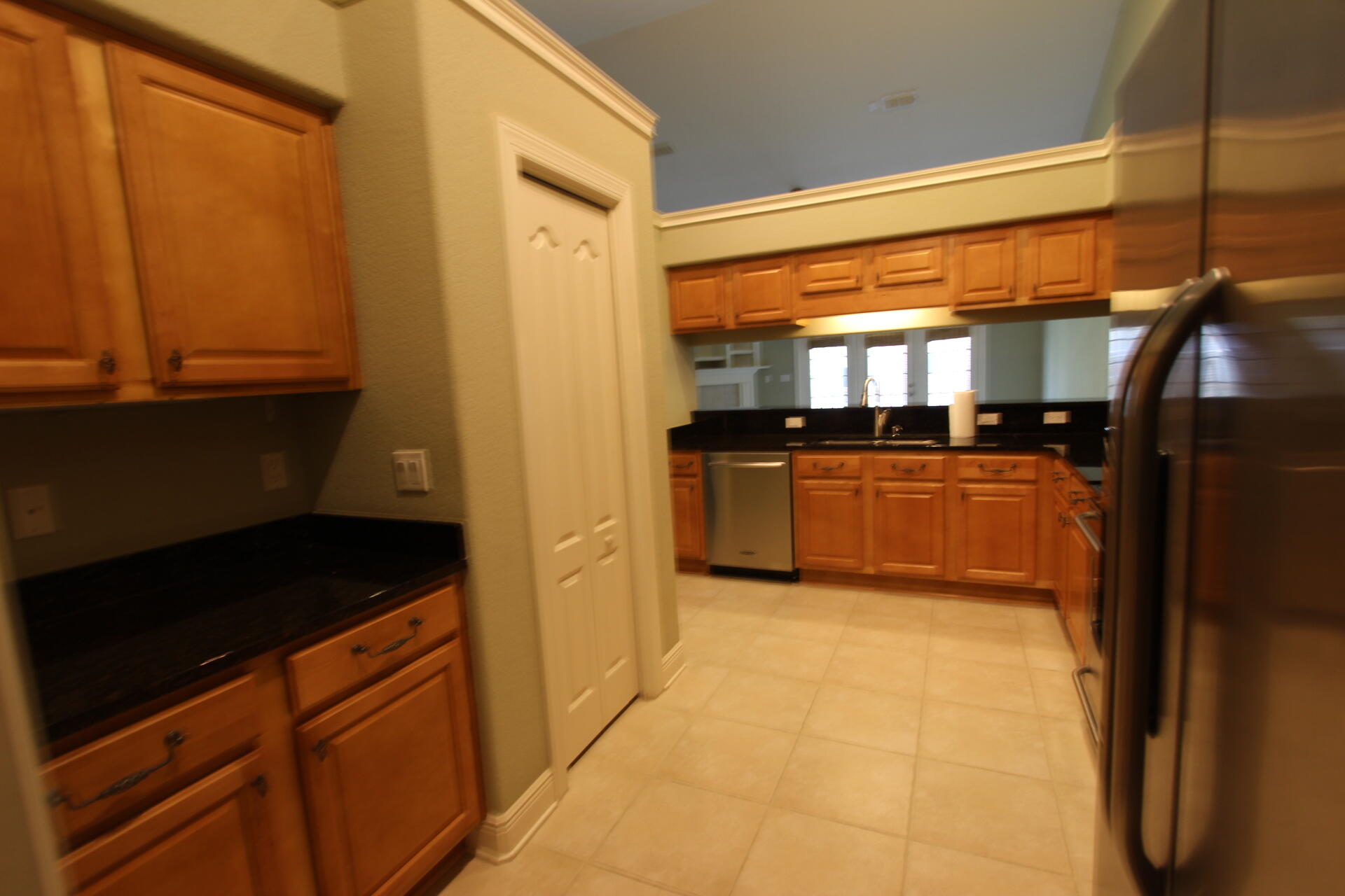 DIAMOND LAKES - Residential Lease
