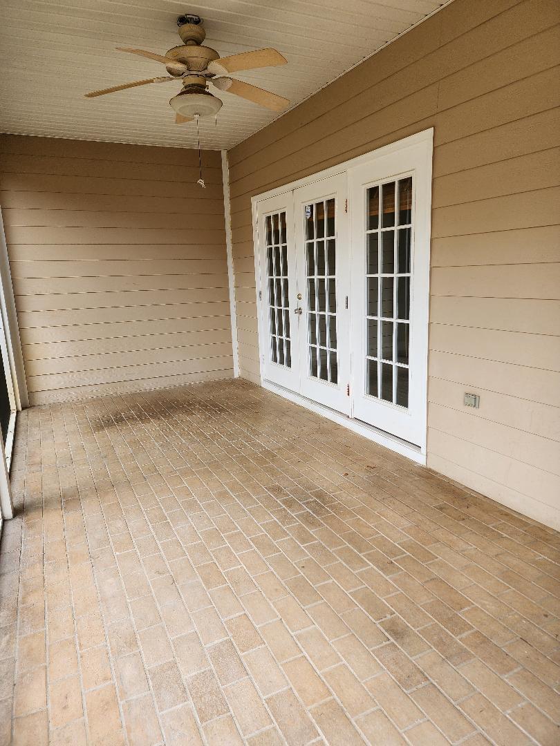 DIAMOND LAKES - Residential Lease
