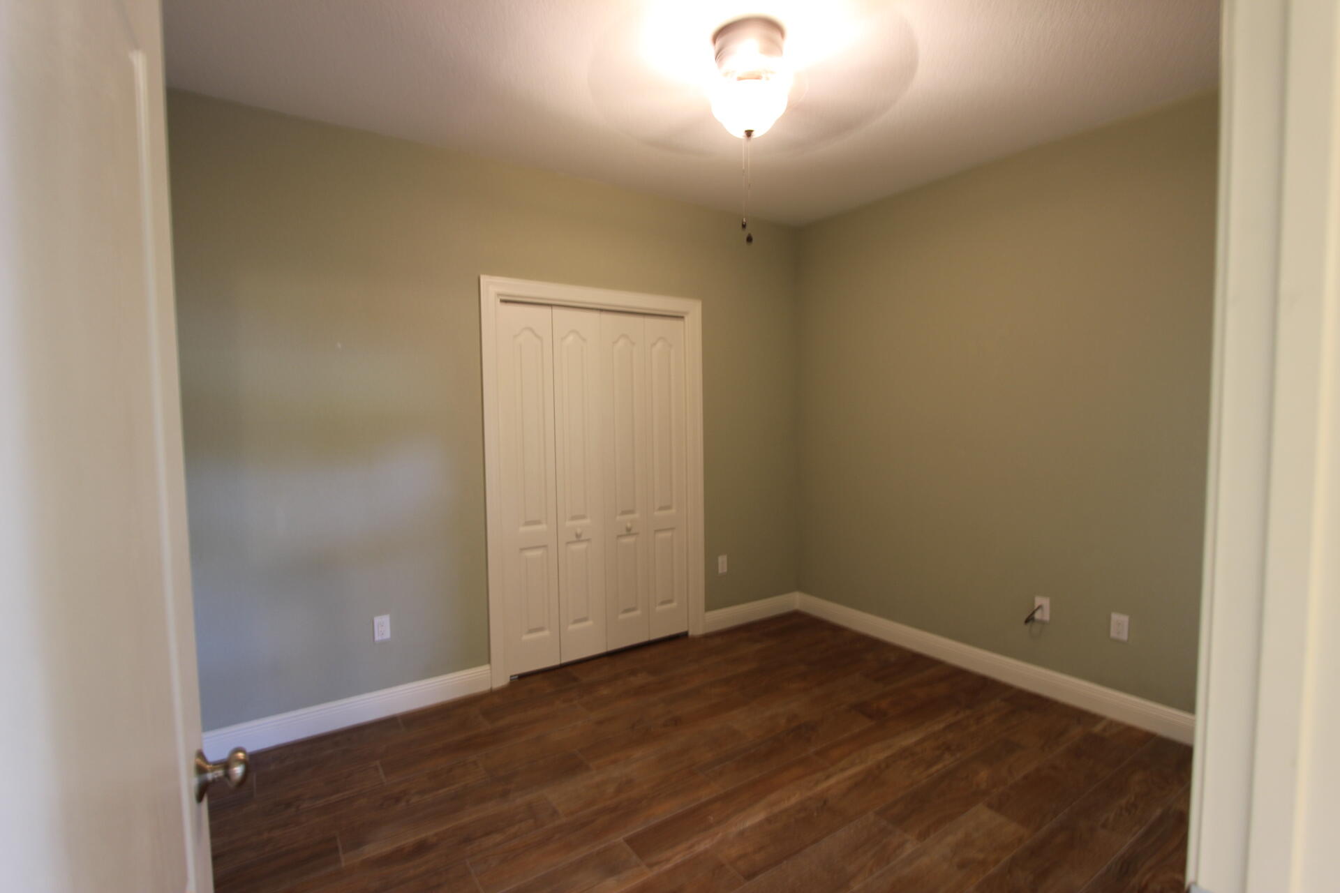 DIAMOND LAKES - Residential Lease