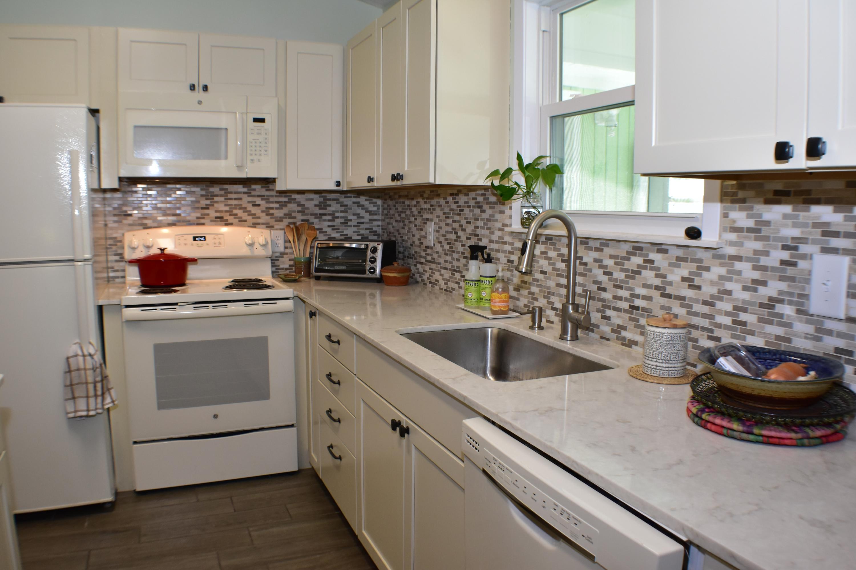 RIVIERA BEACH - Residential