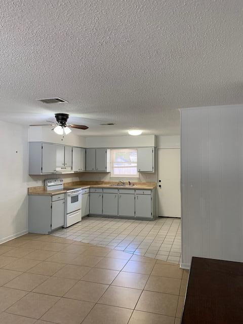 Valparasiso Pinecrest 2 - Residential Lease