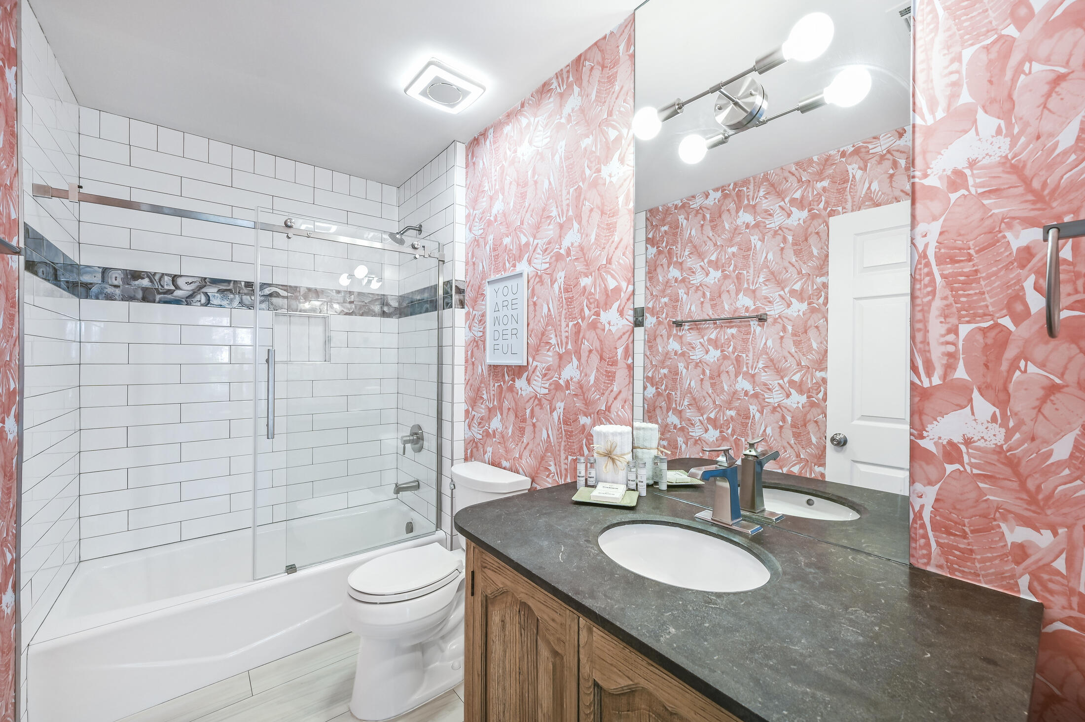 SEAGROVE VILLAGE 7TH ADD - Residential