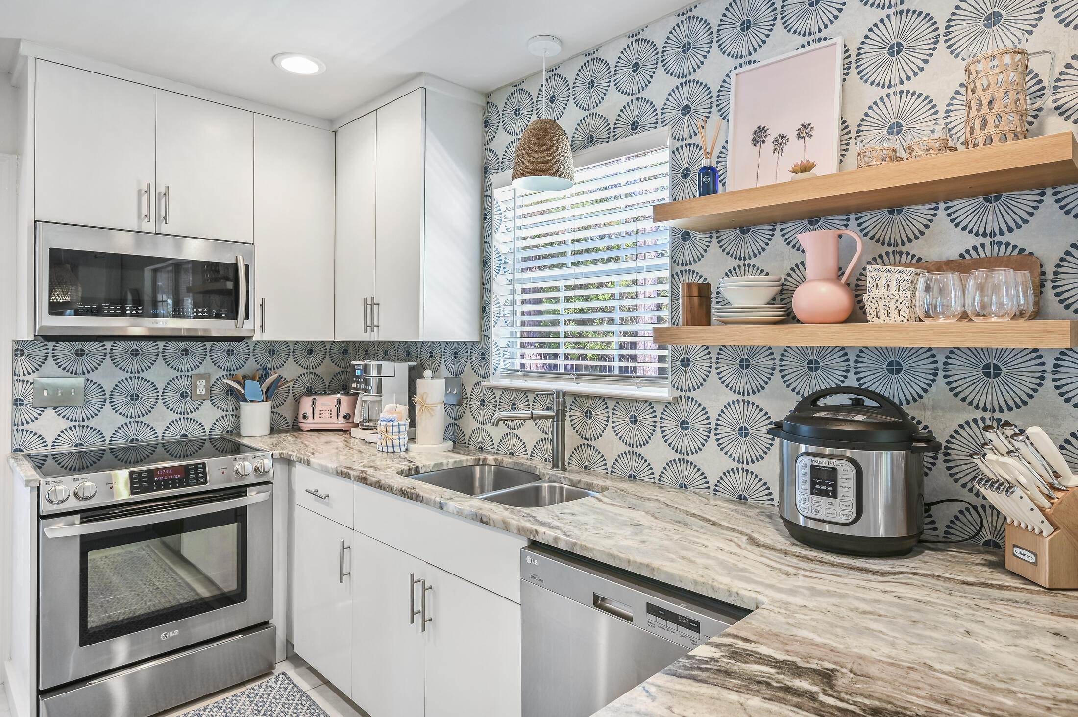 SEAGROVE VILLAGE 7TH ADD - Residential