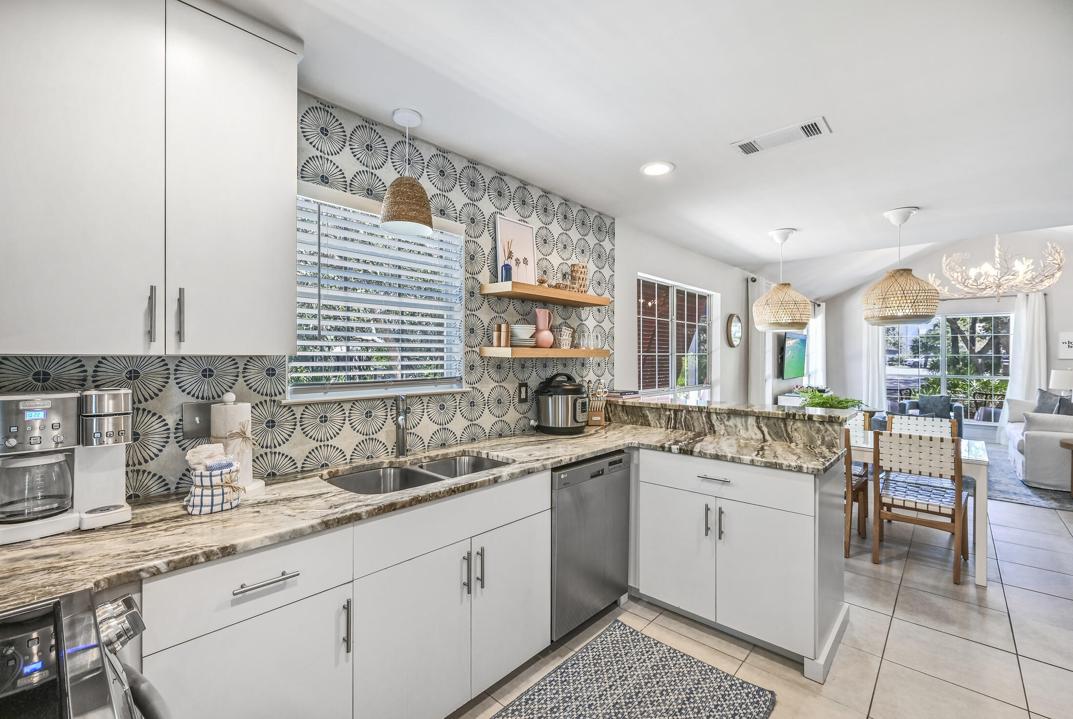 SEAGROVE VILLAGE 7TH ADD - Residential