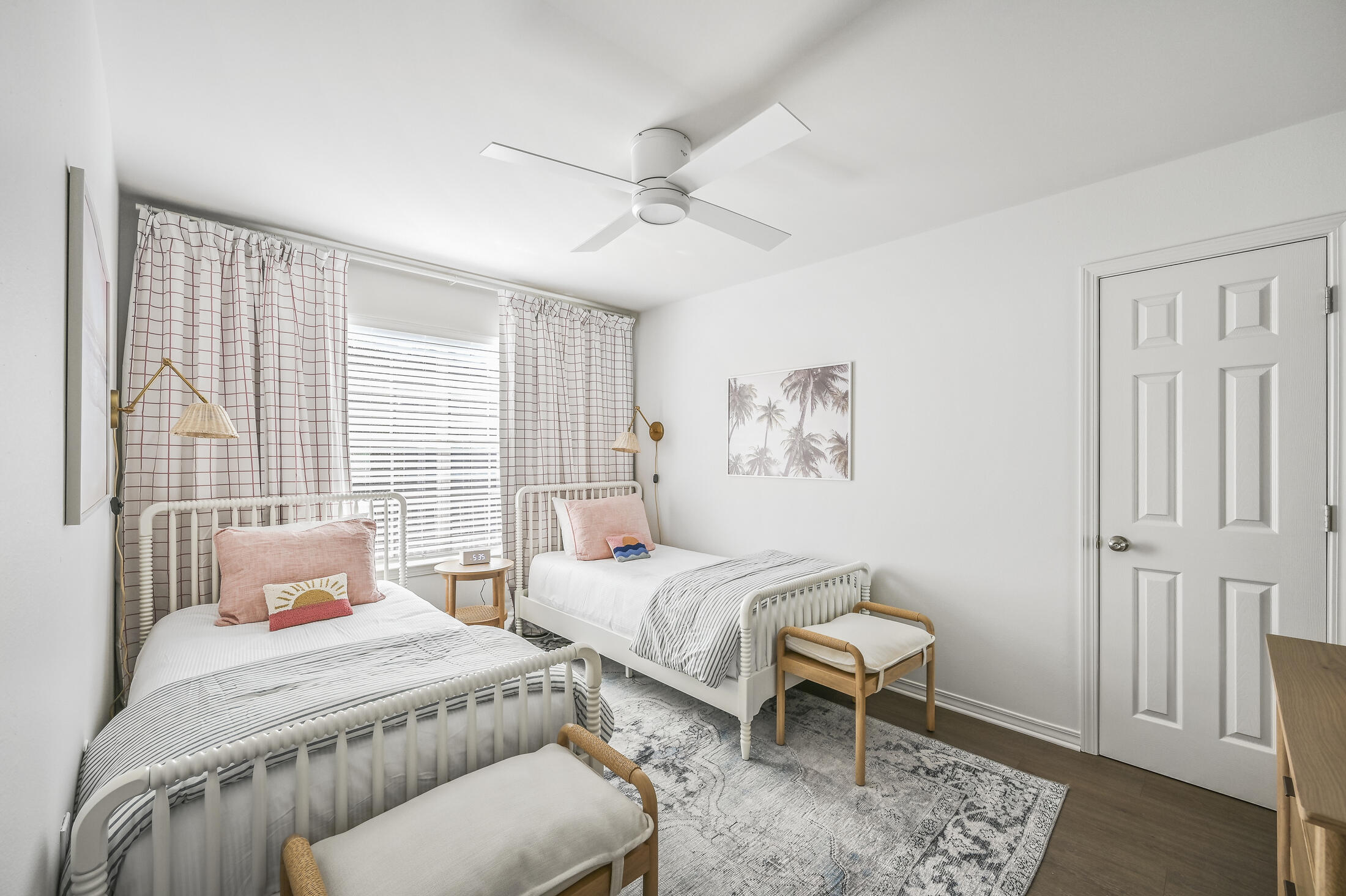 SEAGROVE VILLAGE 7TH ADD - Residential