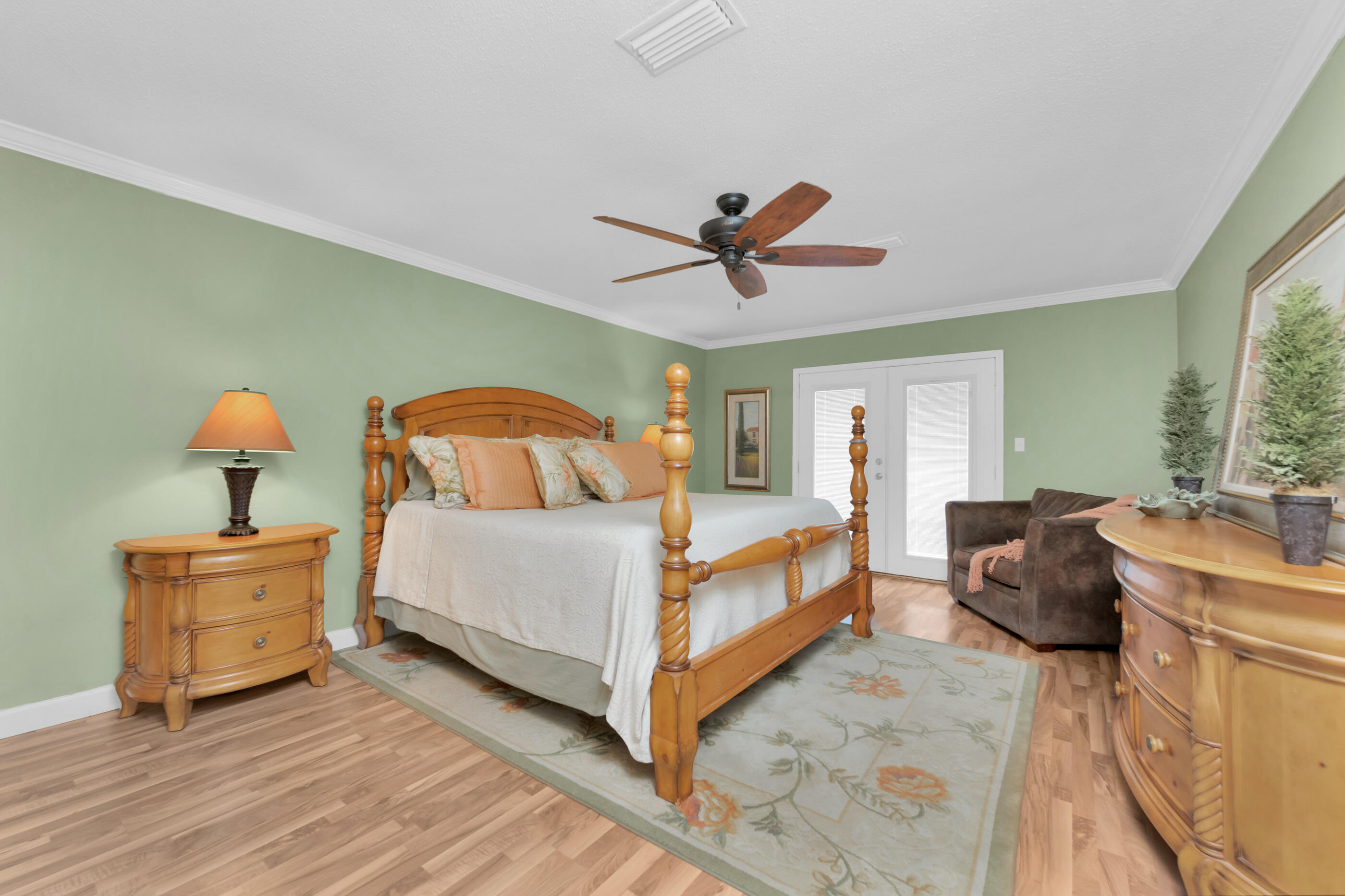 MARY ESTHER MANOR - Residential