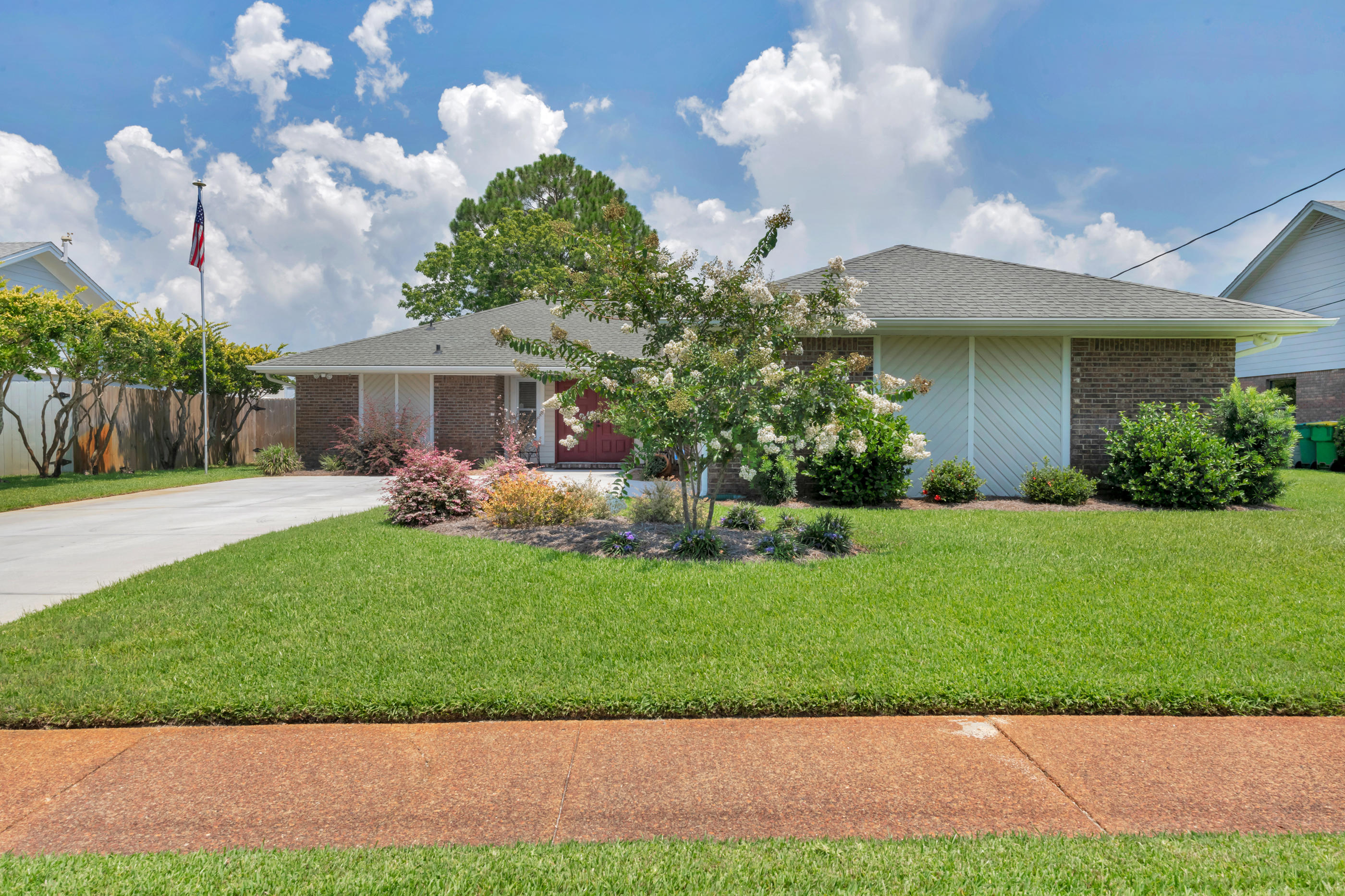 MARY ESTHER MANOR - Residential