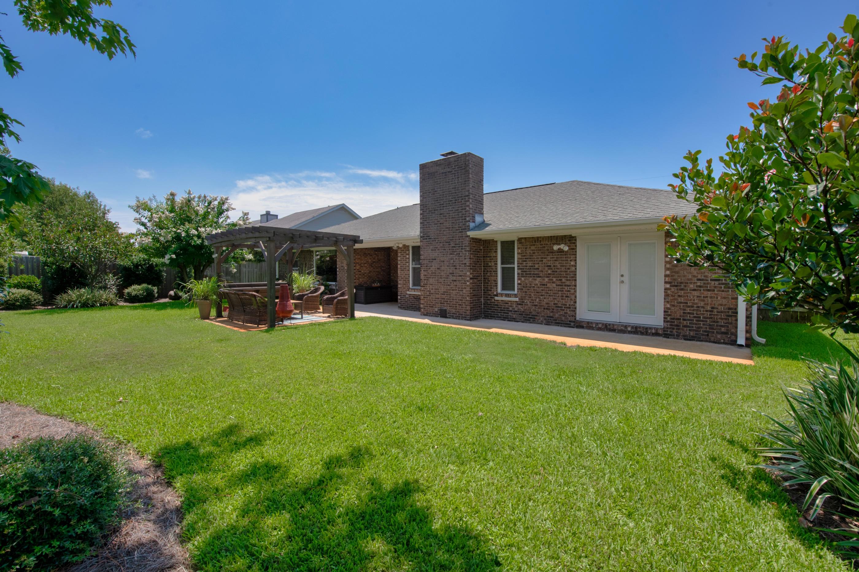MARY ESTHER MANOR - Residential