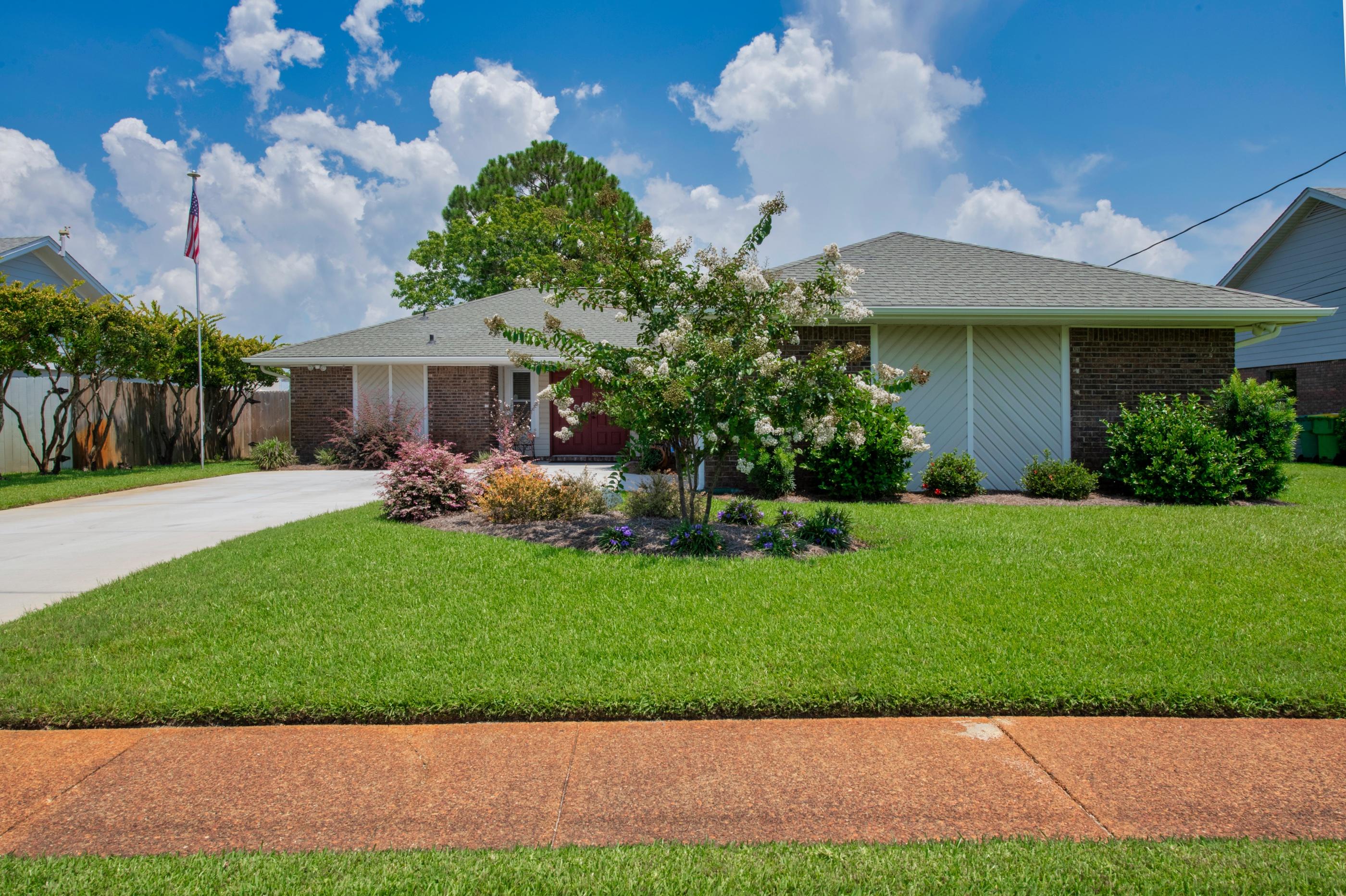 MARY ESTHER MANOR - Residential