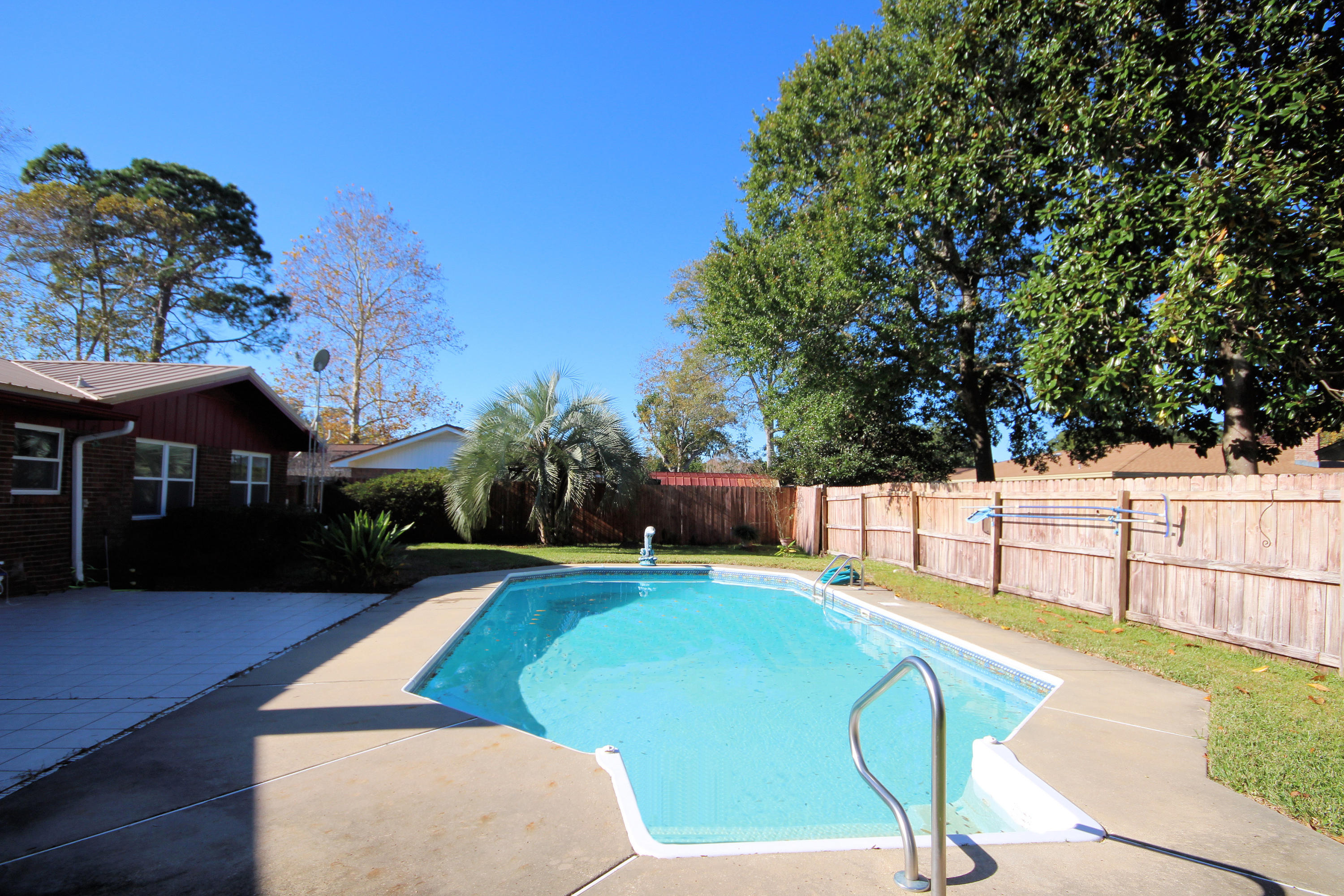 LAKE LORRAINE ESTATES 3 - Residential