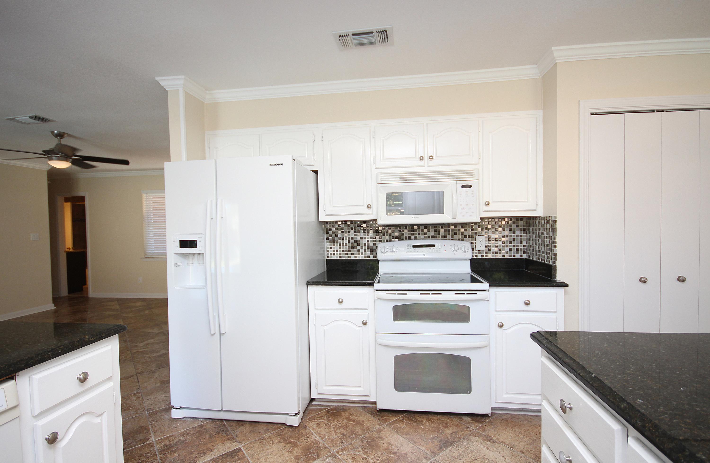 LAKE LORRAINE ESTATES 3 - Residential