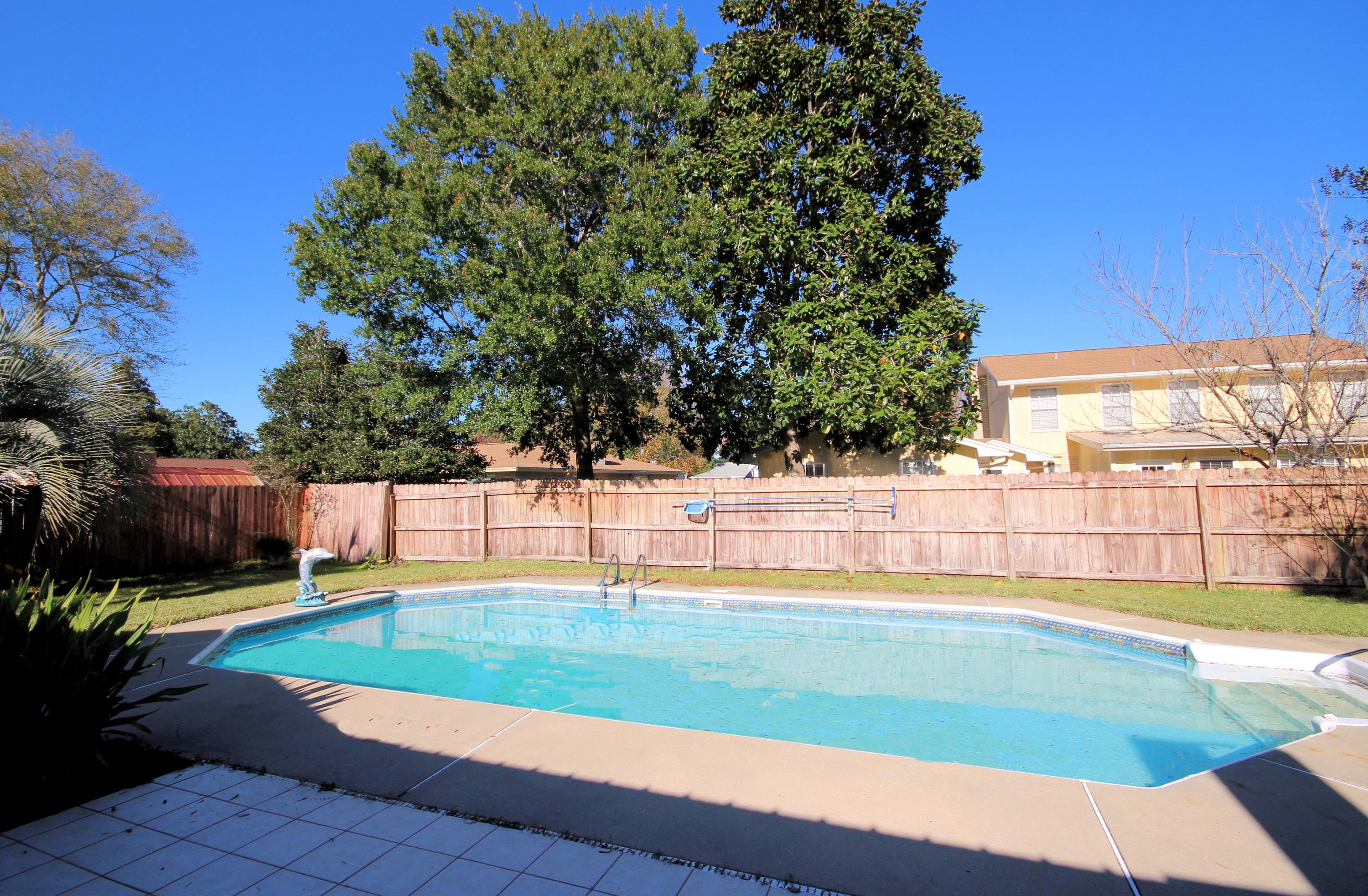 LAKE LORRAINE ESTATES 3 - Residential