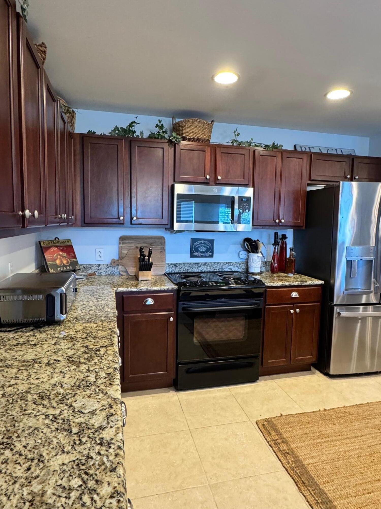 PRESERVE AT GRAYTON BEACH THE - Residential Lease