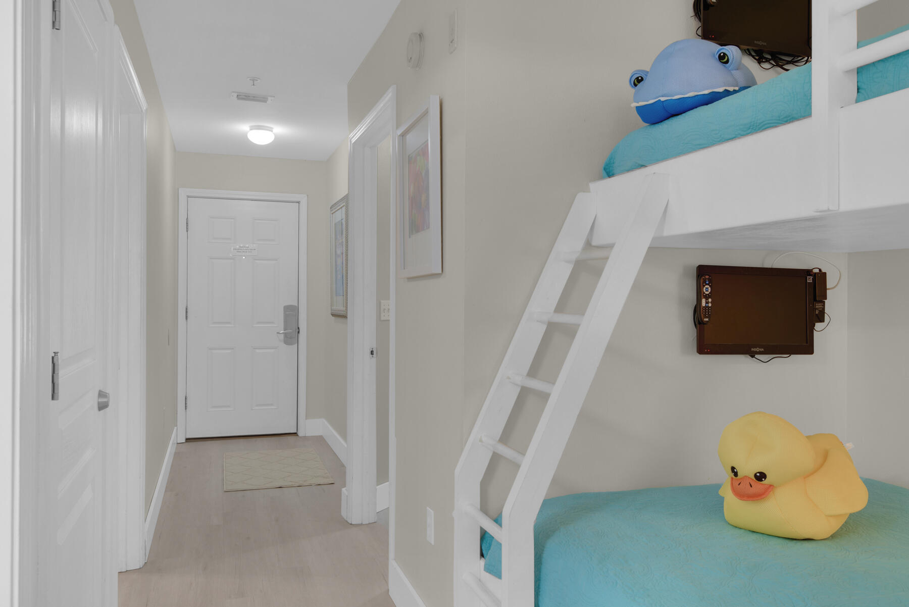 BEACH RETREAT - Residential