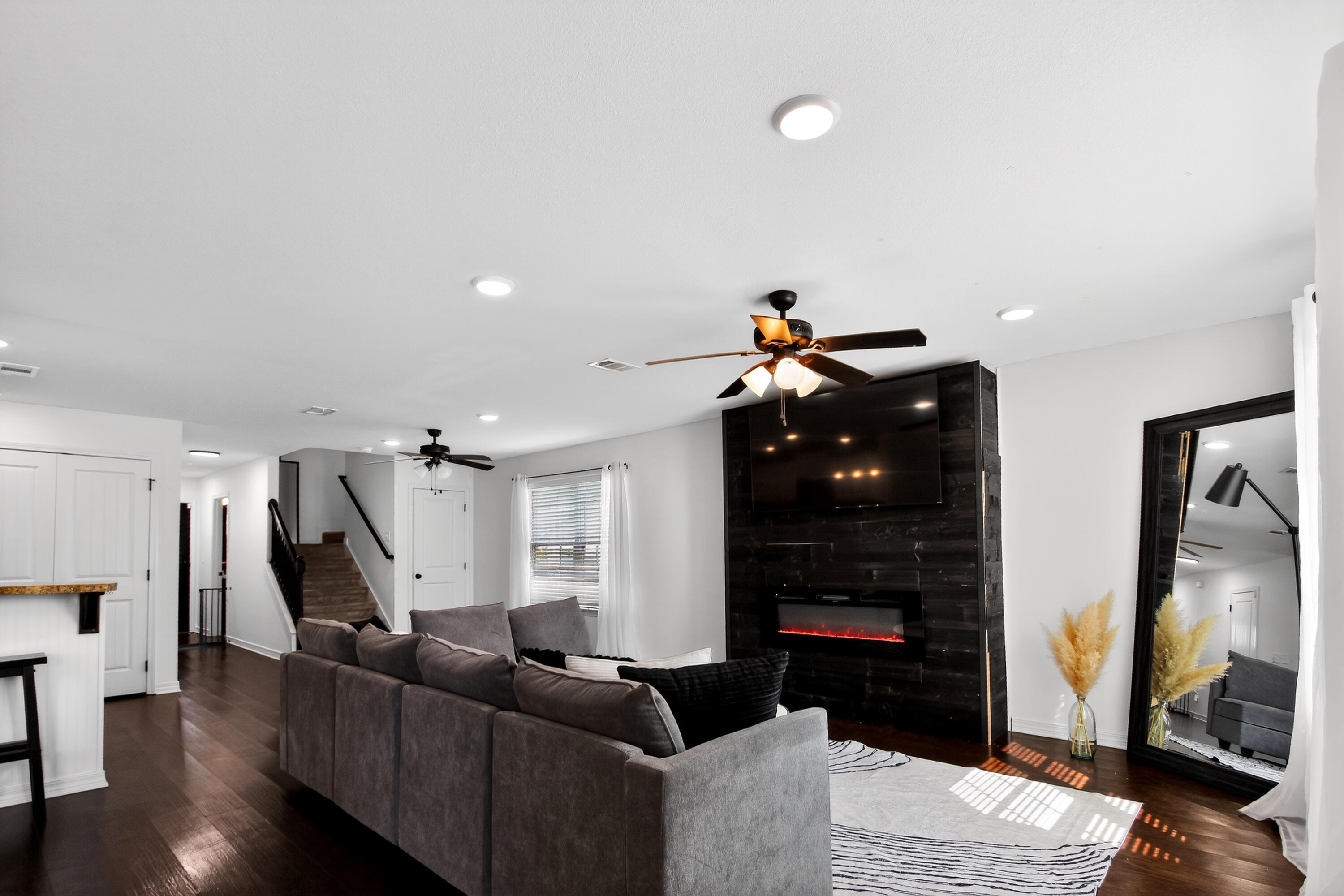 STILLWELL ESTATES - Residential Lease