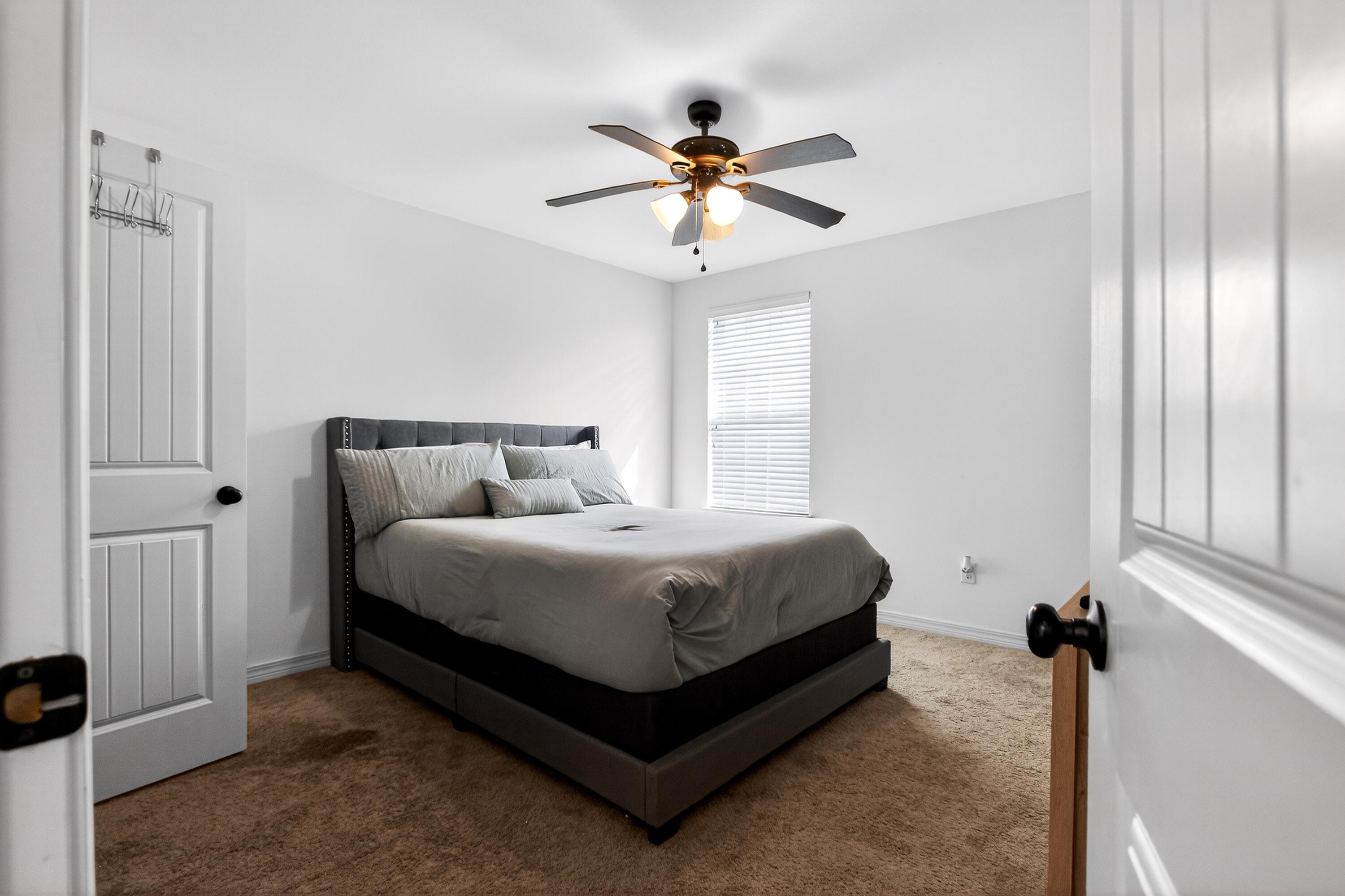 STILLWELL ESTATES - Residential Lease