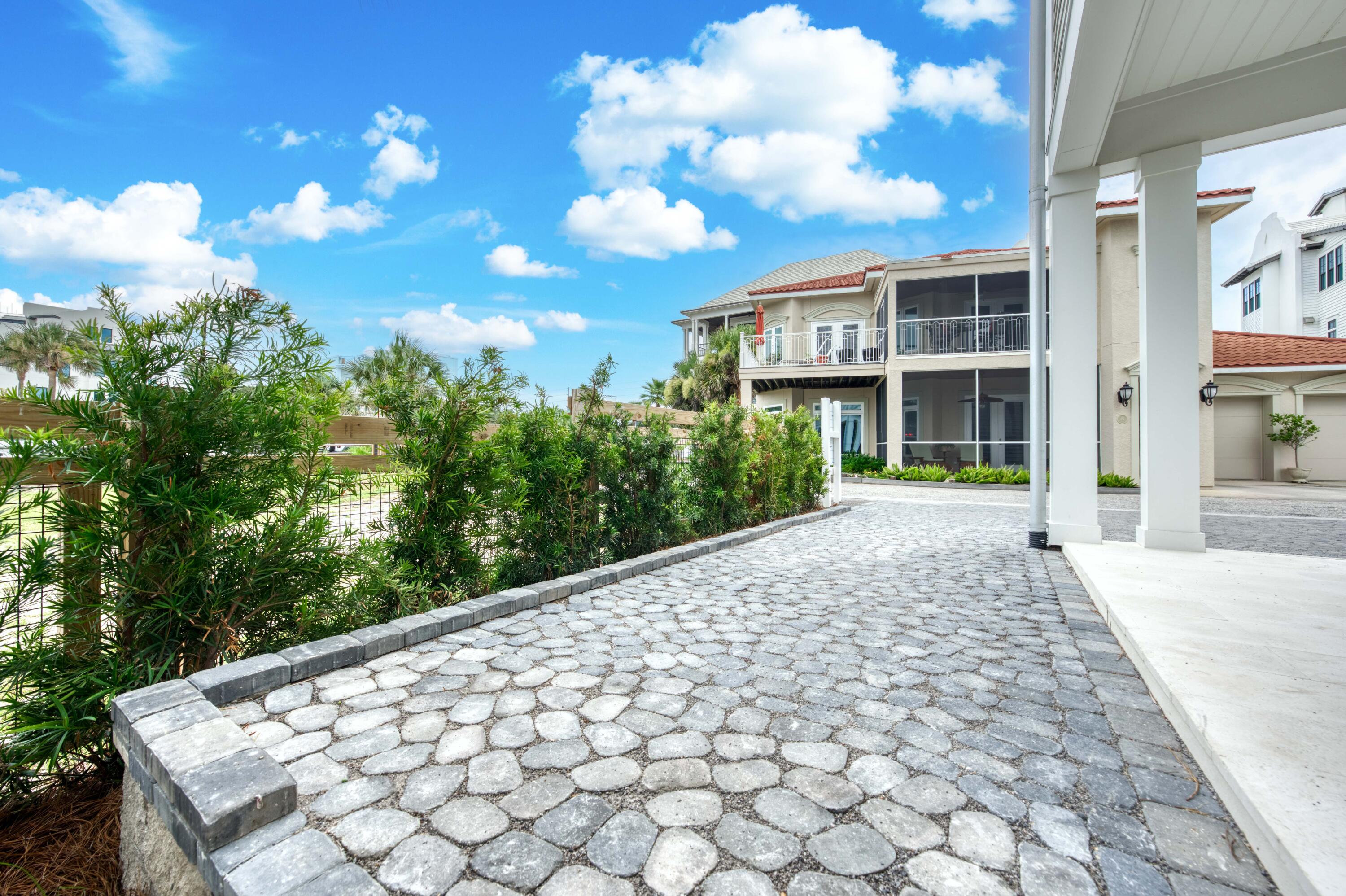 SEA WALK - Residential