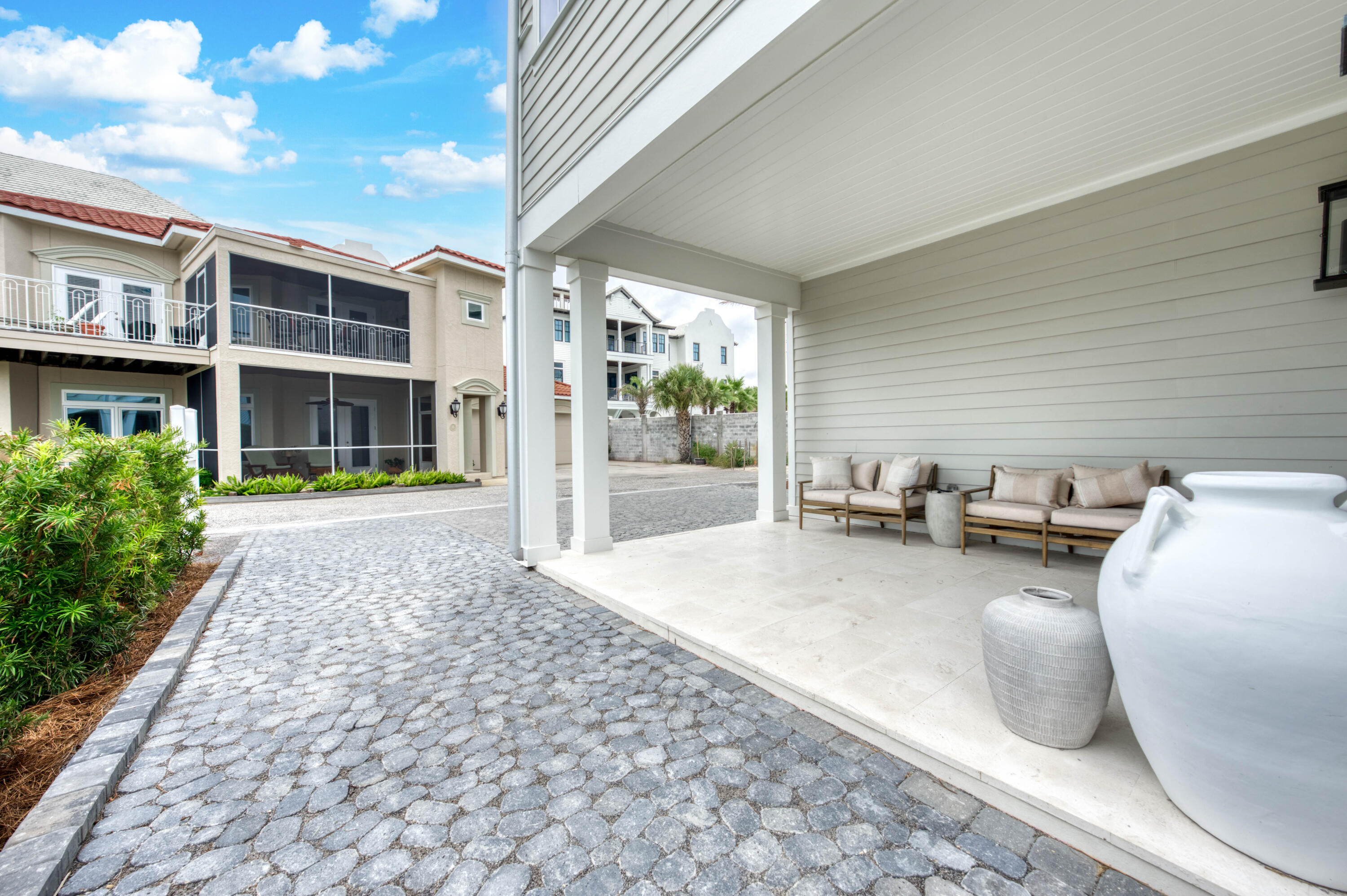 SEA WALK - Residential