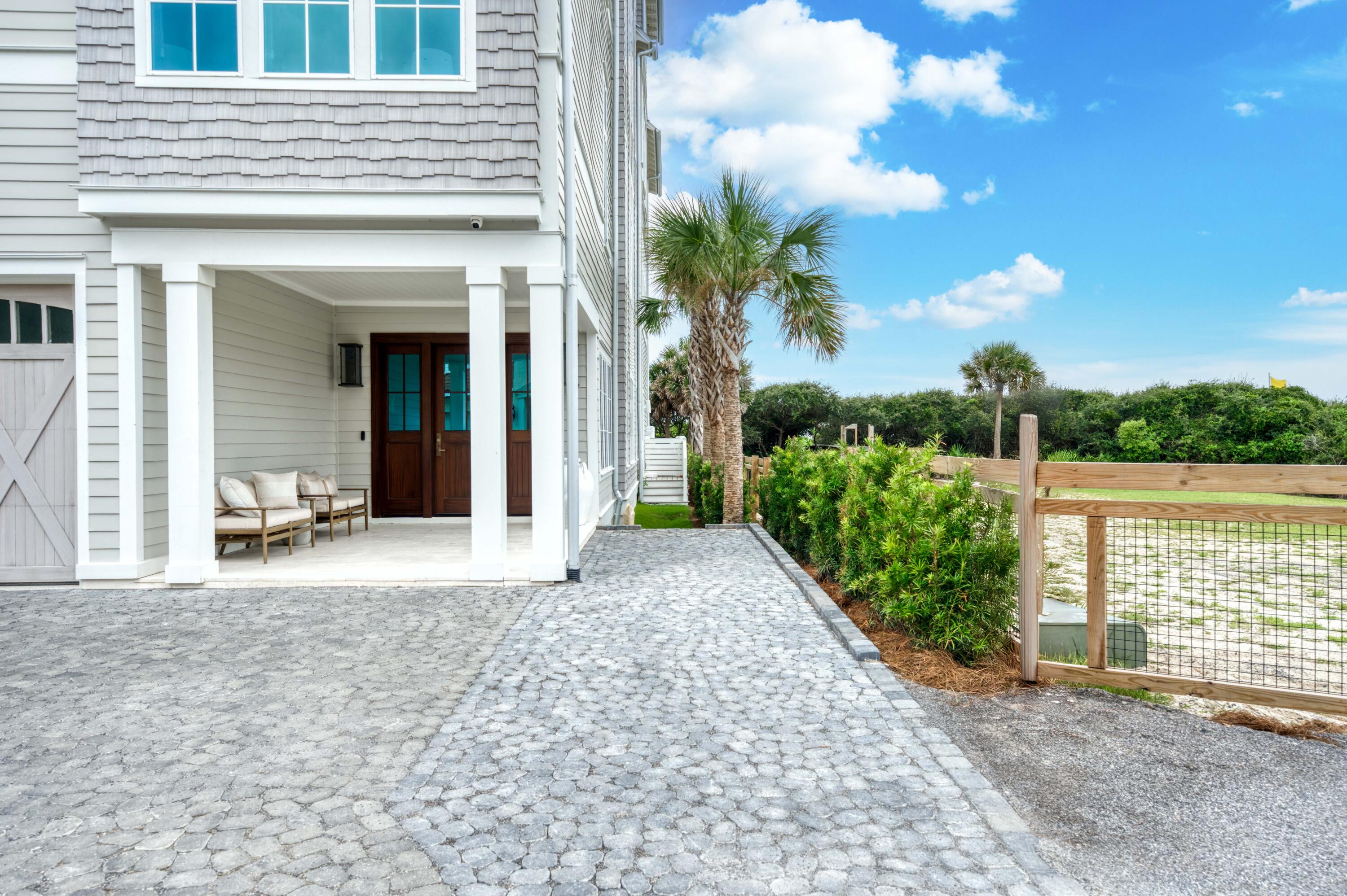 SEA WALK - Residential