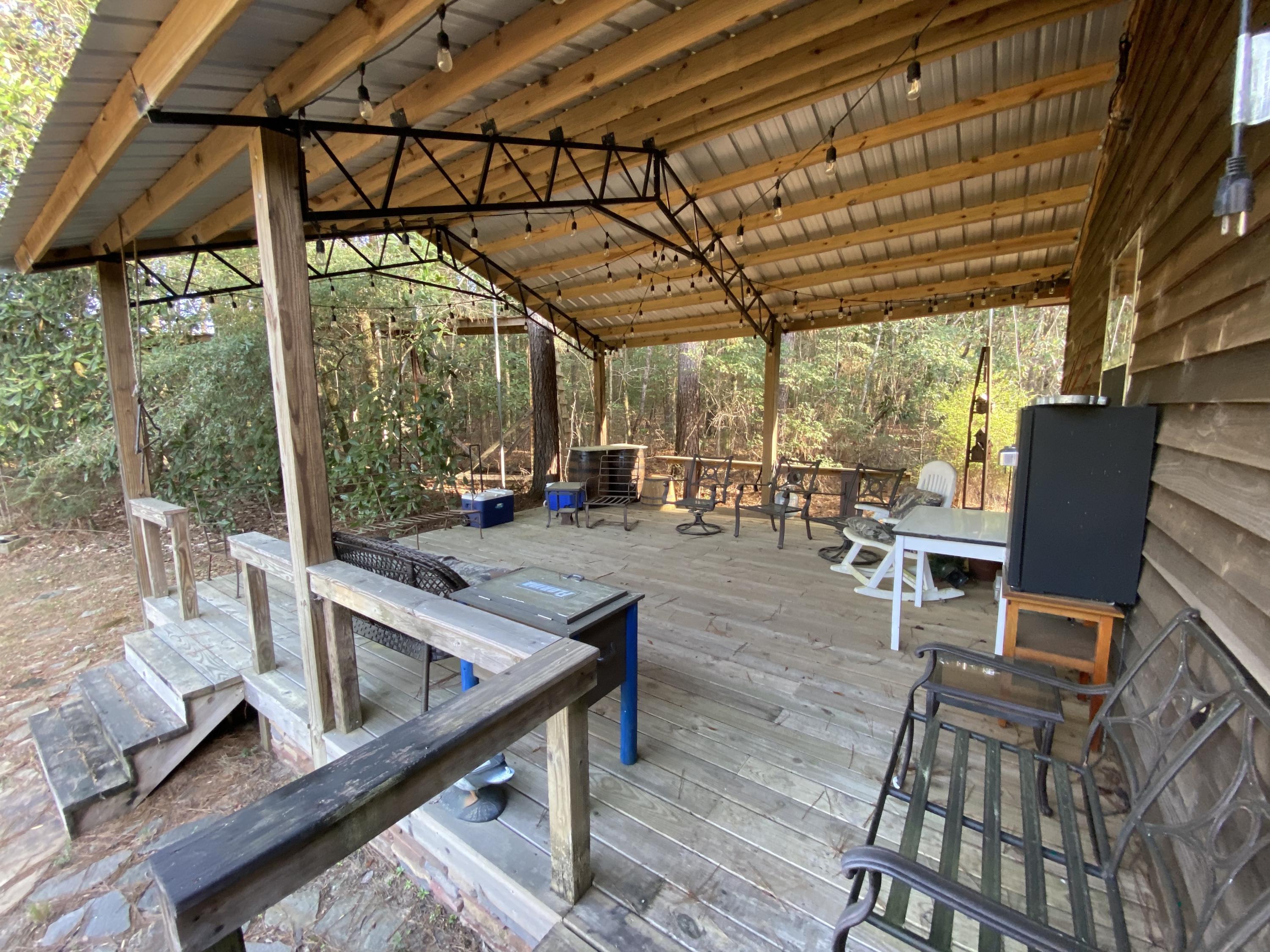 METES & BOUNDS - Land