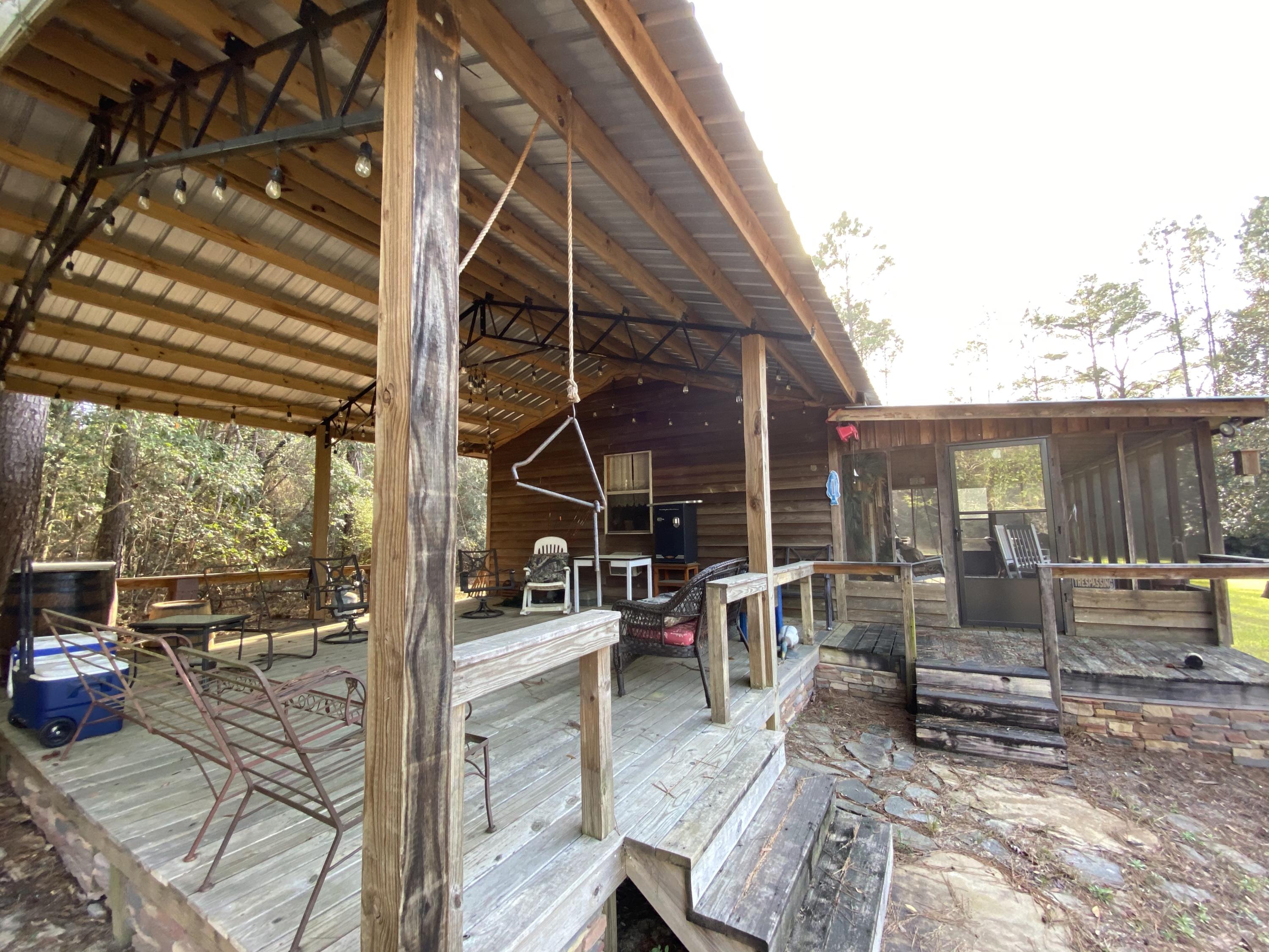 METES & BOUNDS - Land