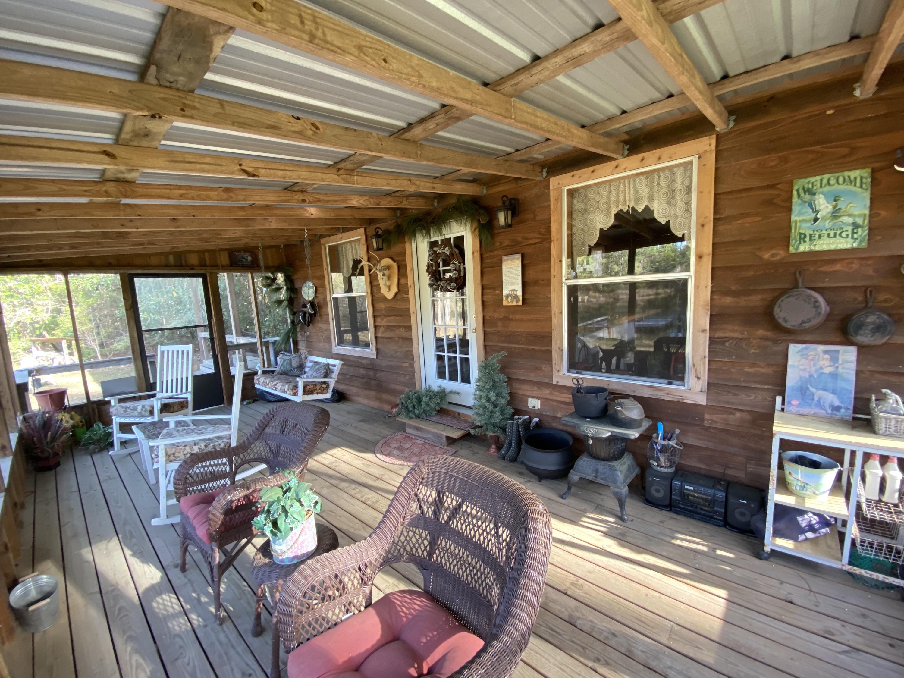 METES & BOUNDS - Land