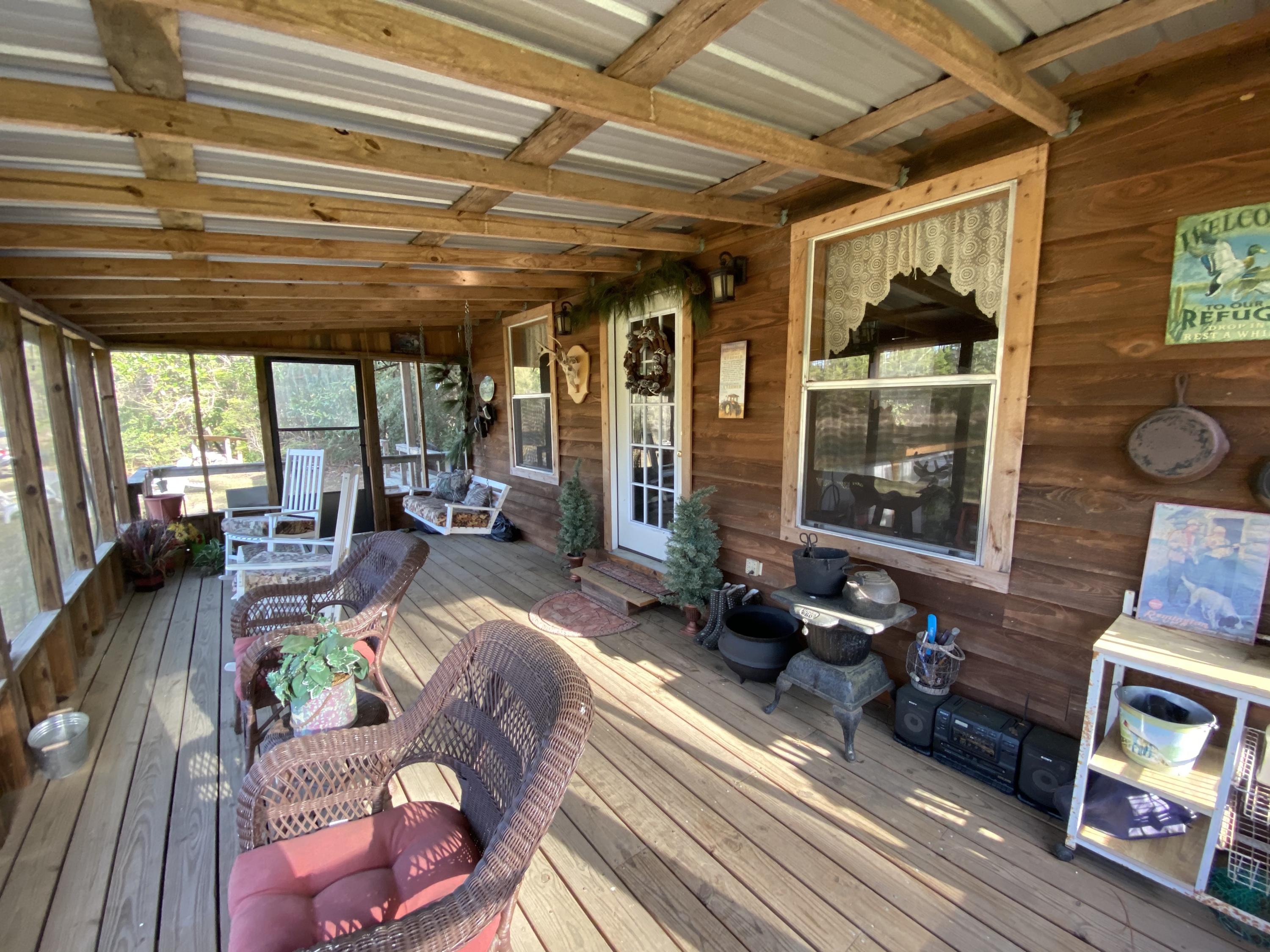 METES & BOUNDS - Land