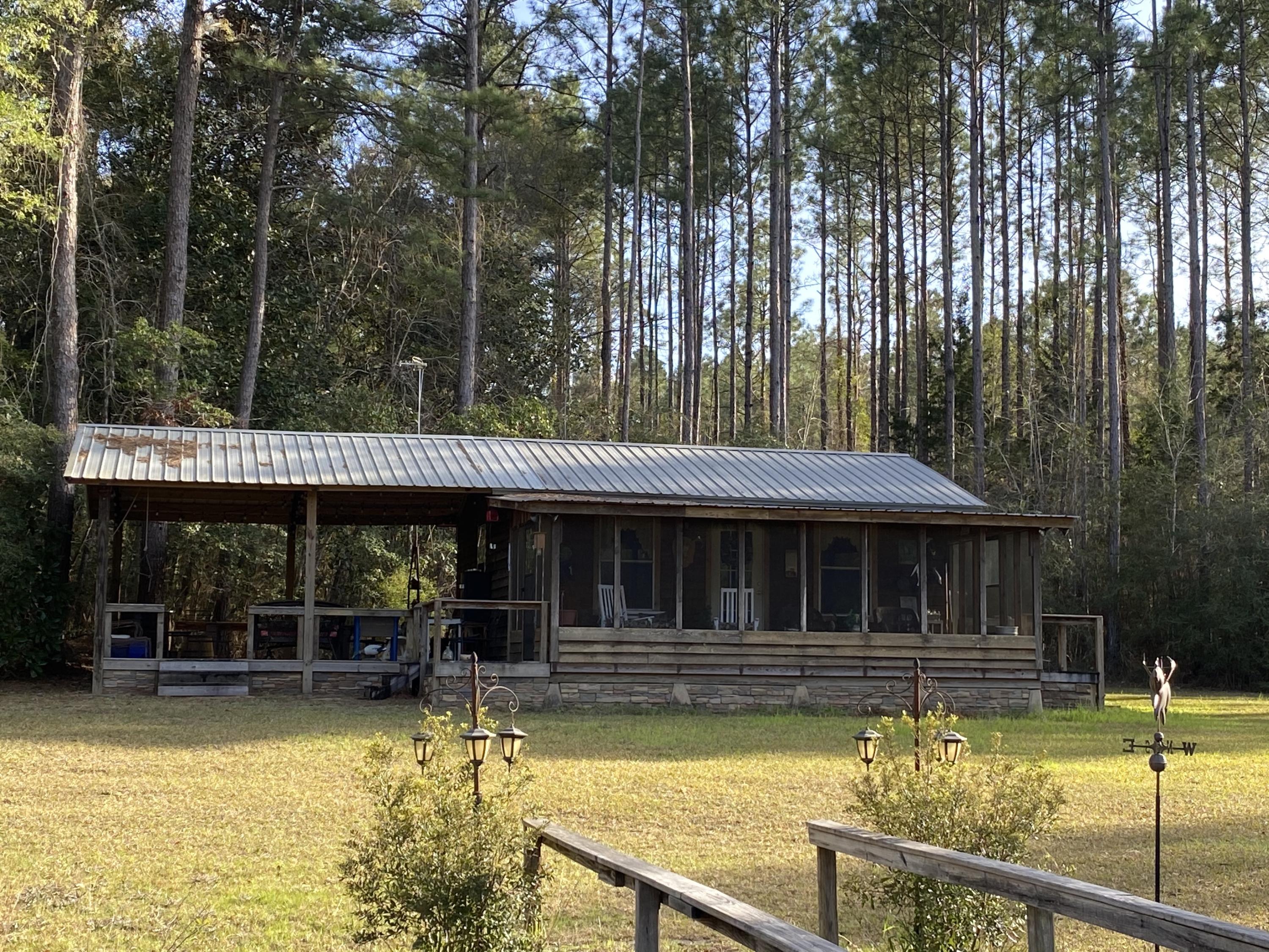 METES & BOUNDS - Land