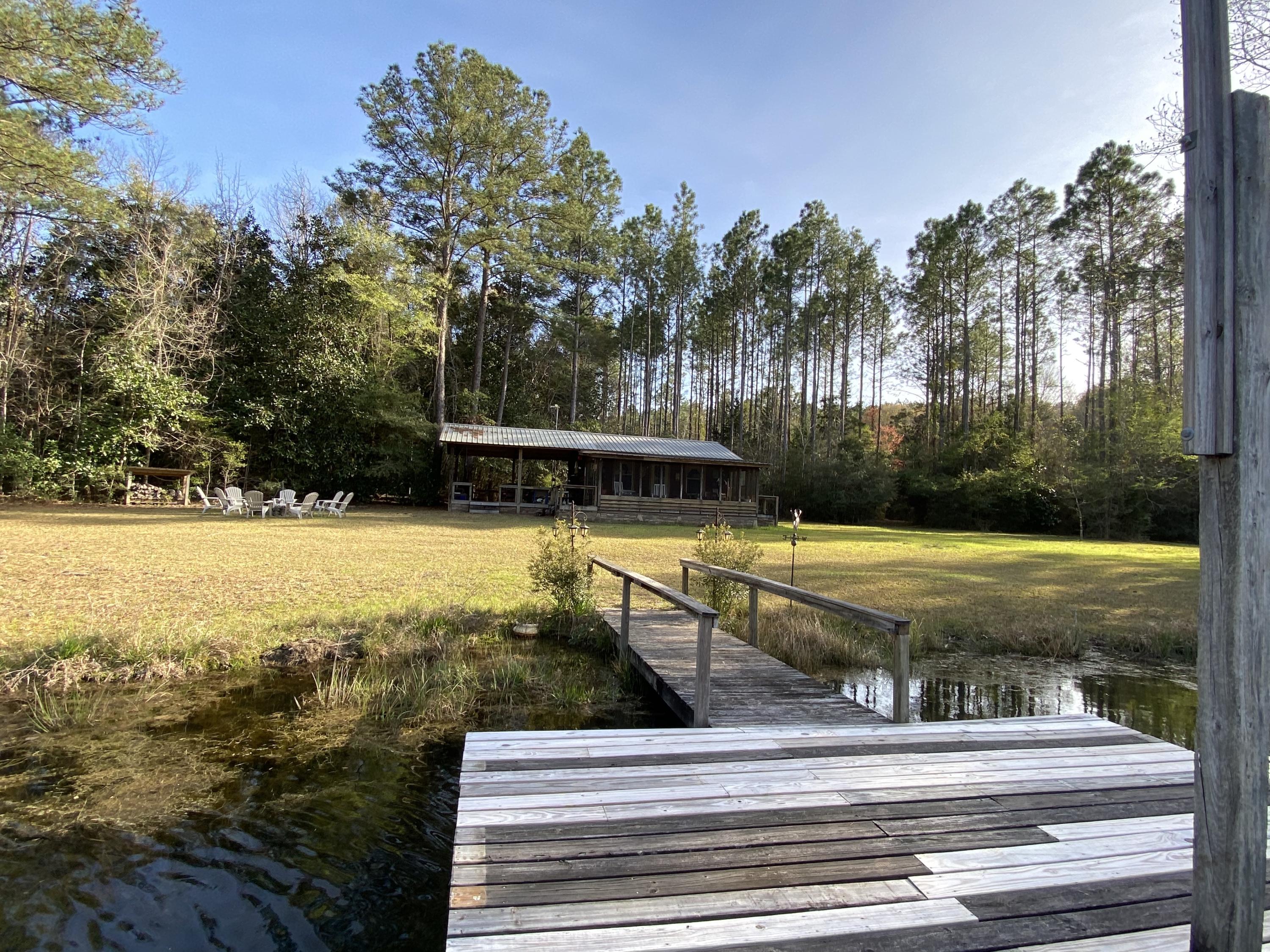 METES & BOUNDS - Land