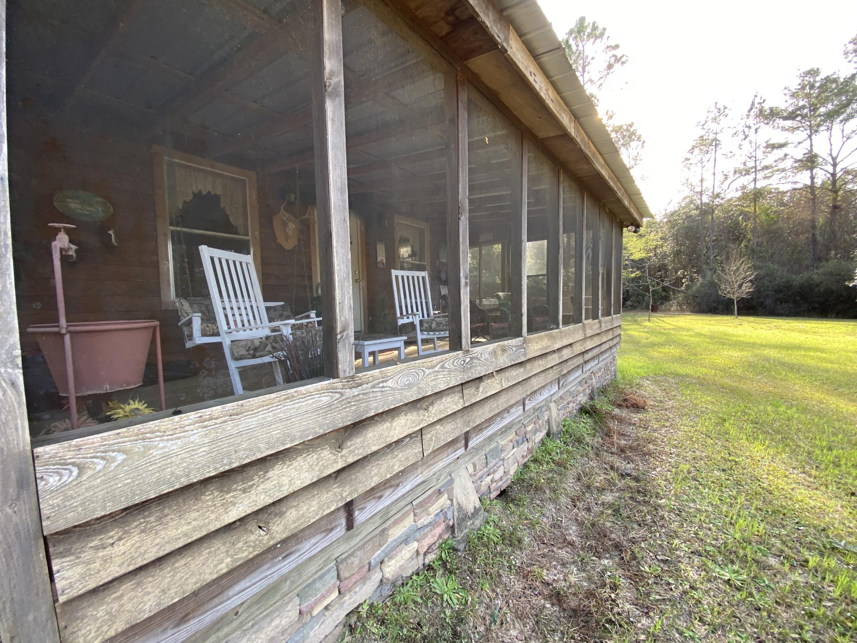 METES & BOUNDS - Land