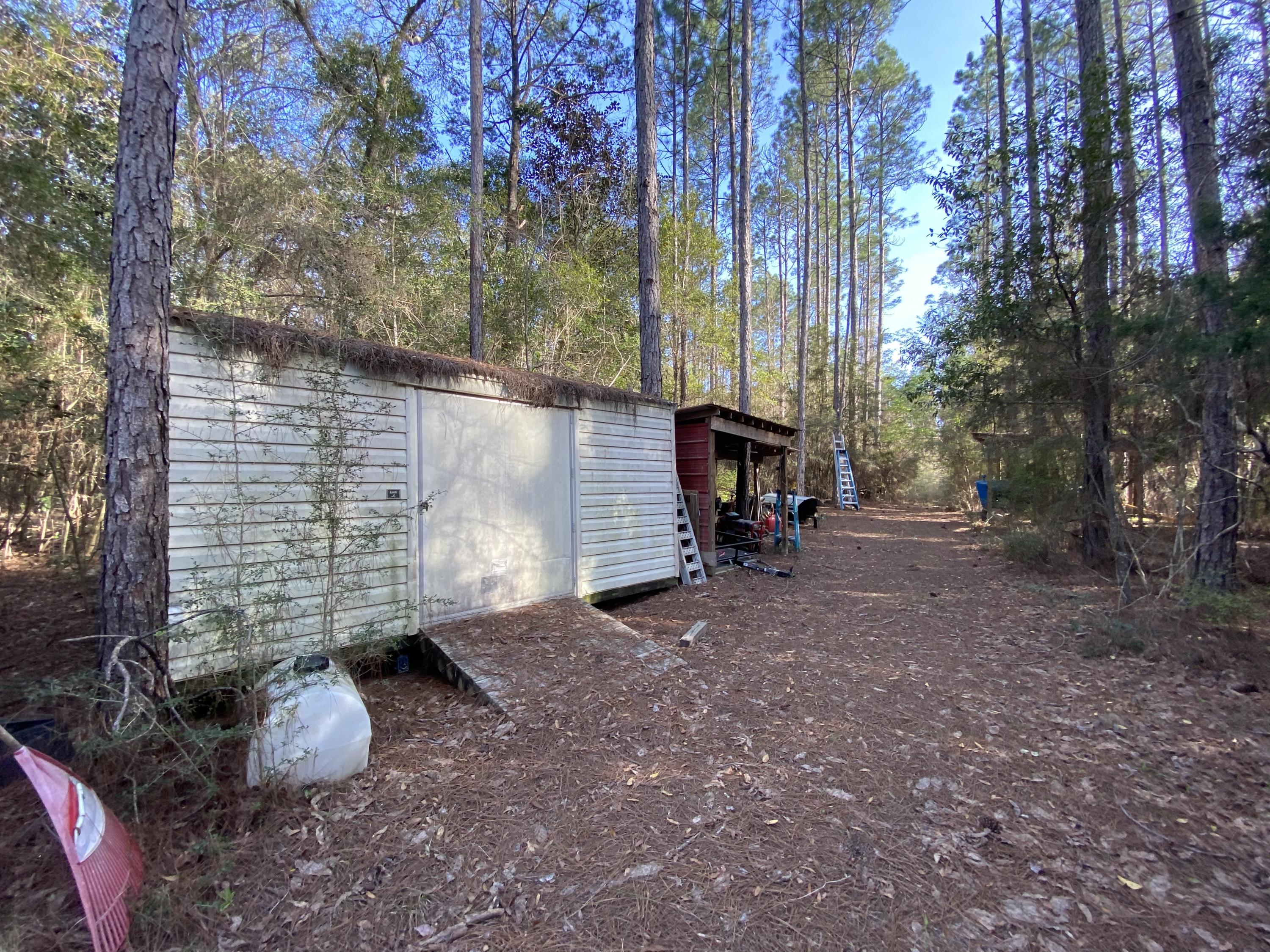 METES & BOUNDS - Land