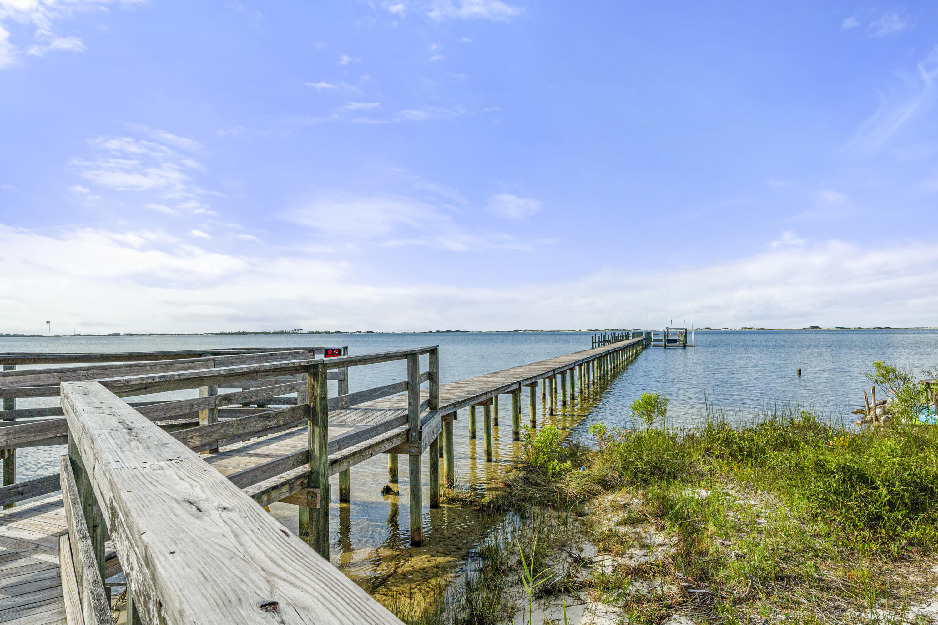 PALMETTO LAKE PRESERVE - Residential